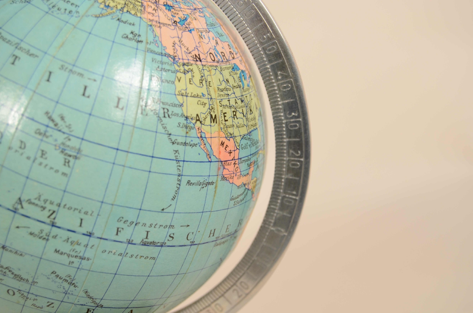 Antique globes-world maps/8040-Small Terrestrial Globe