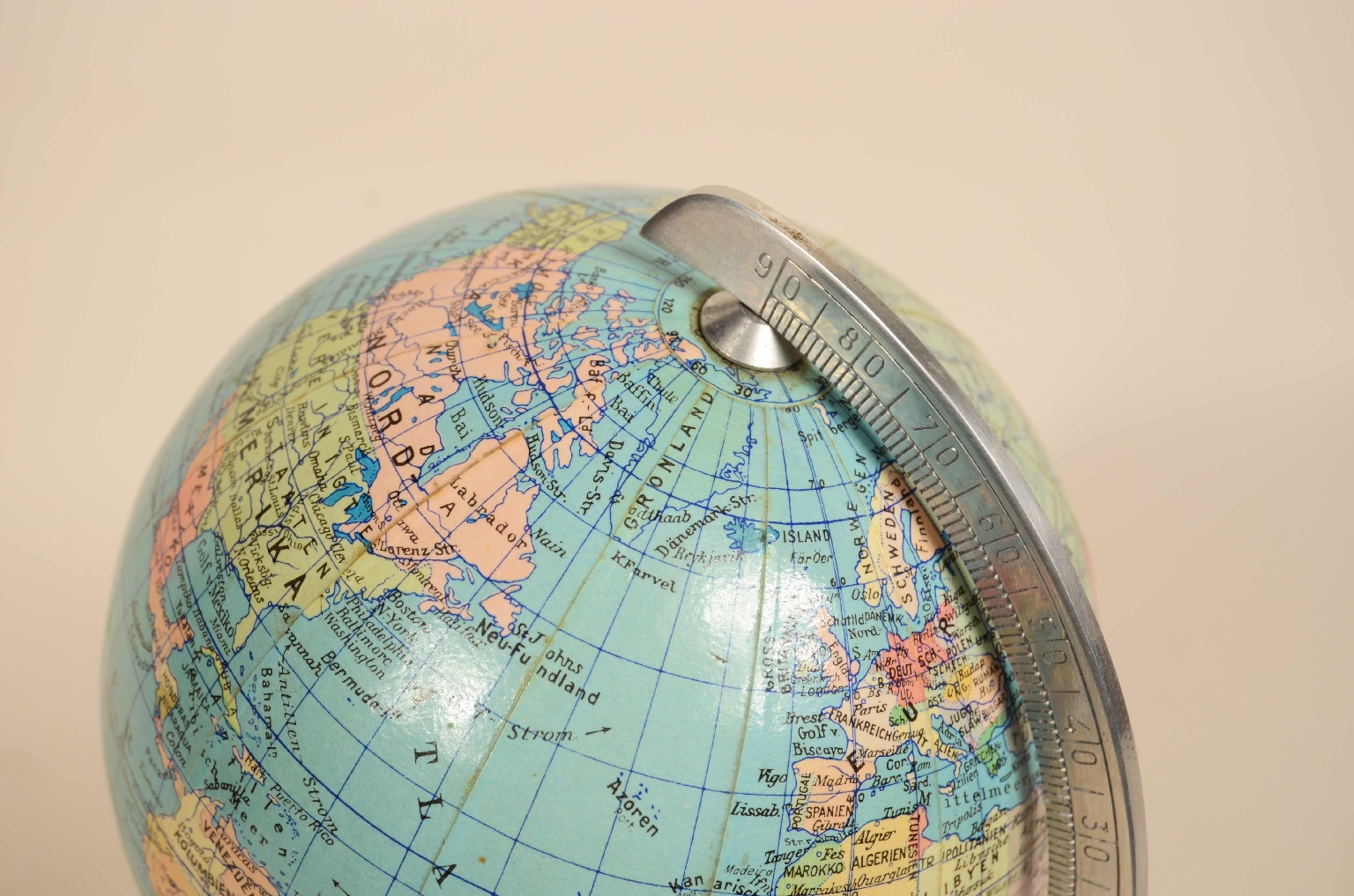 Antique globes-world maps/8040-Small Terrestrial Globe