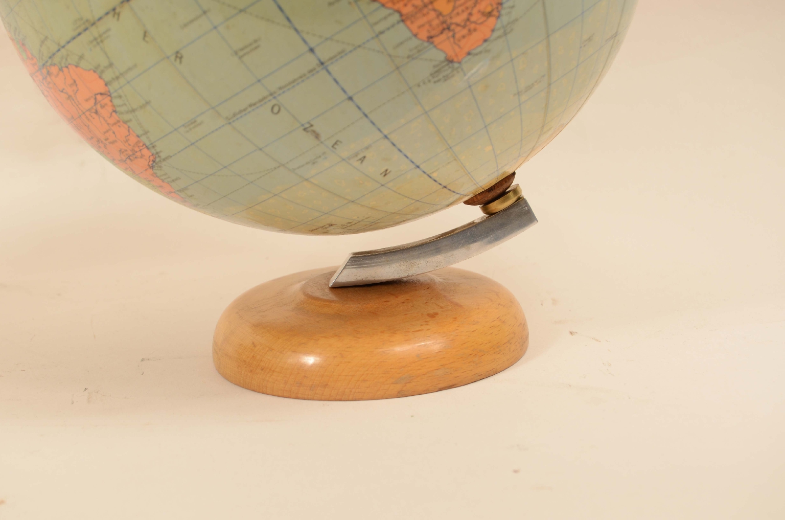 Antique globes-world maps/8052-Terrestrial Globe