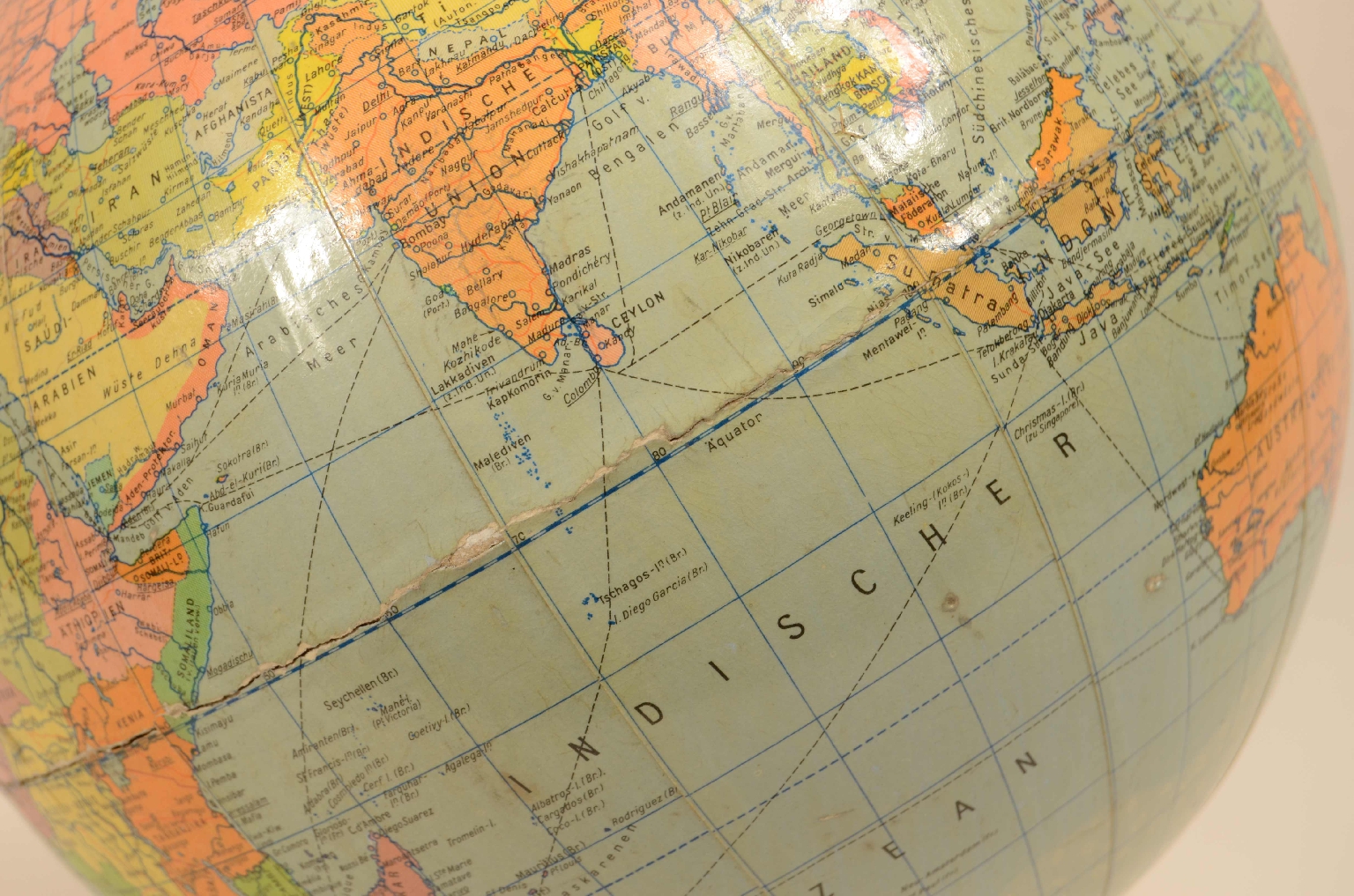 Antique globes-world maps/8052-Terrestrial Globe
