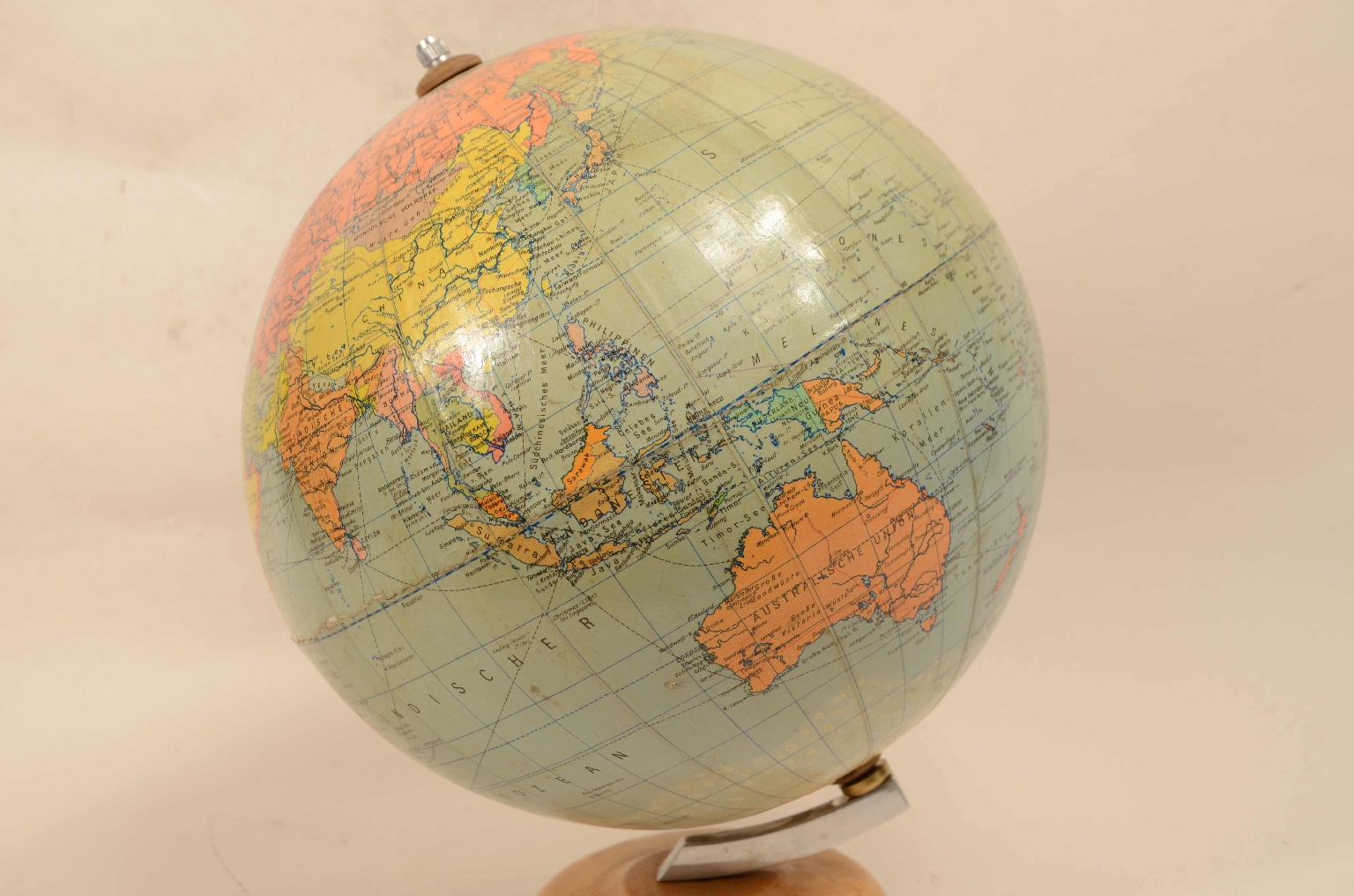 Antique globes-world maps/8052-Terrestrial Globe
