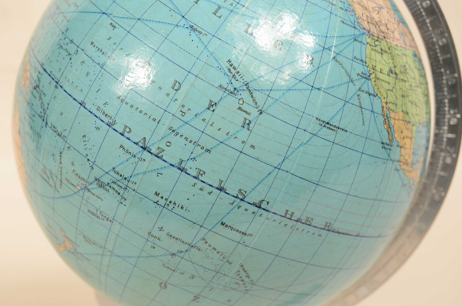 Antique globes-world maps/8059-Small Terrestrial Globe