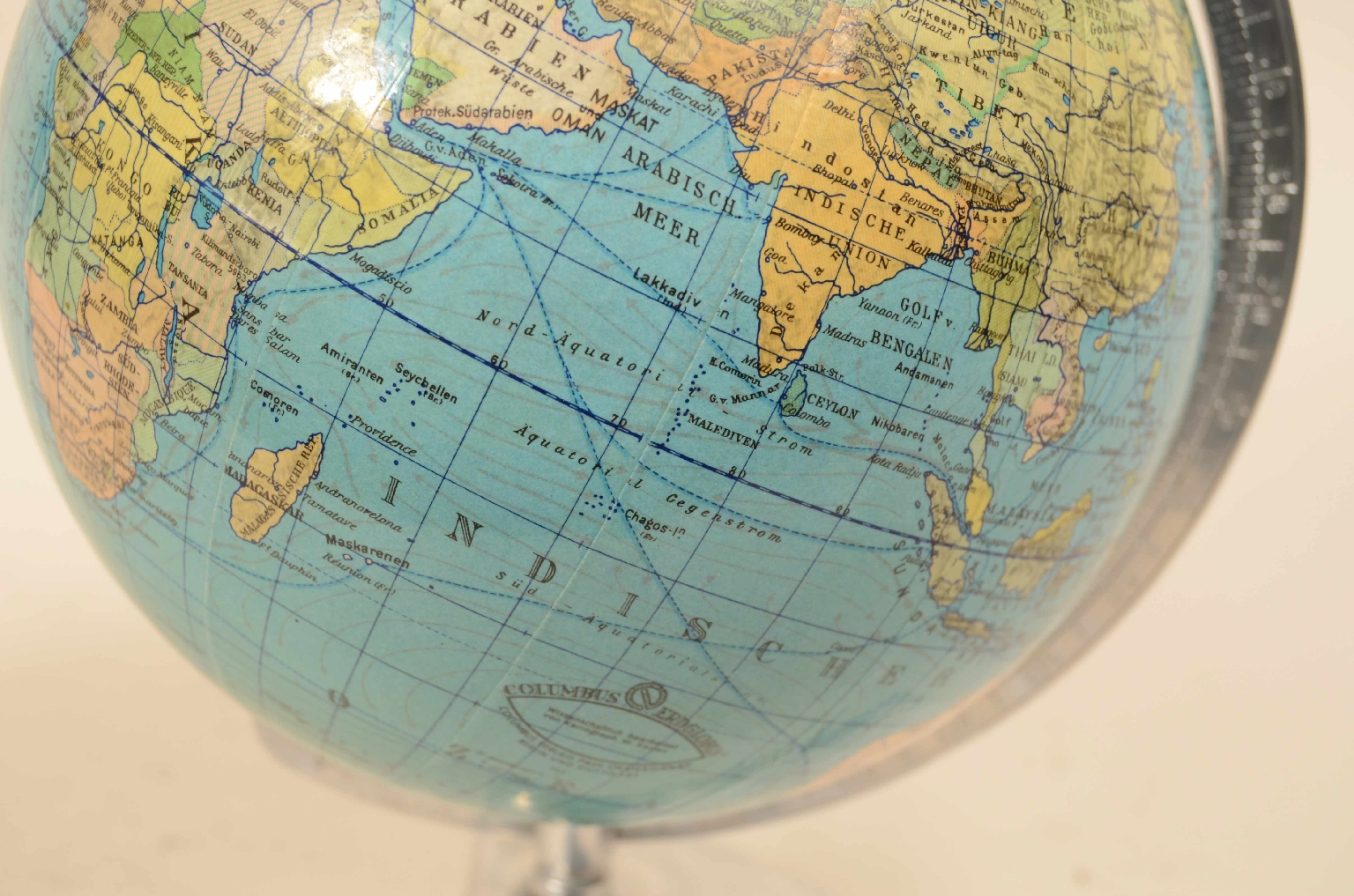 Antique globes-world maps/8059-Small Terrestrial Globe