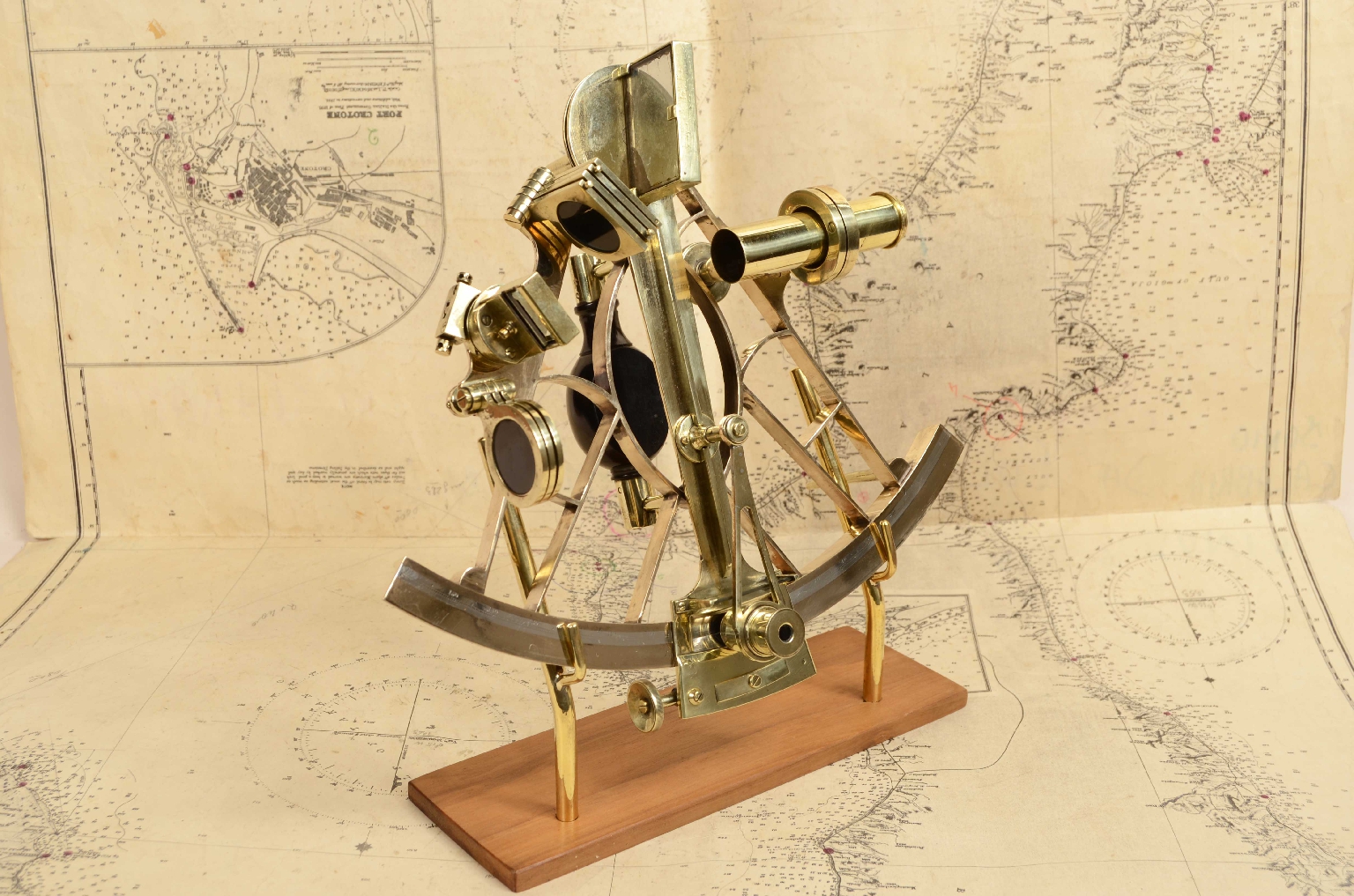 Nautical antiques/8070-Antique Sextant