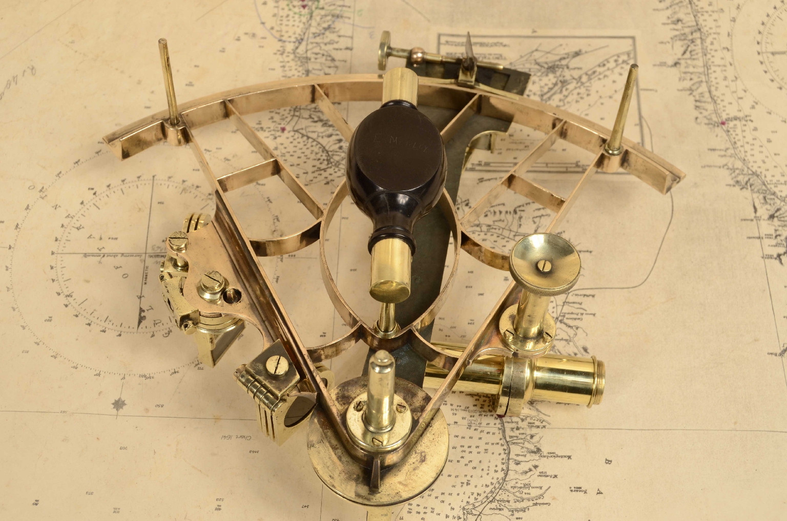 Nautical antiques/8070-Antique Sextant