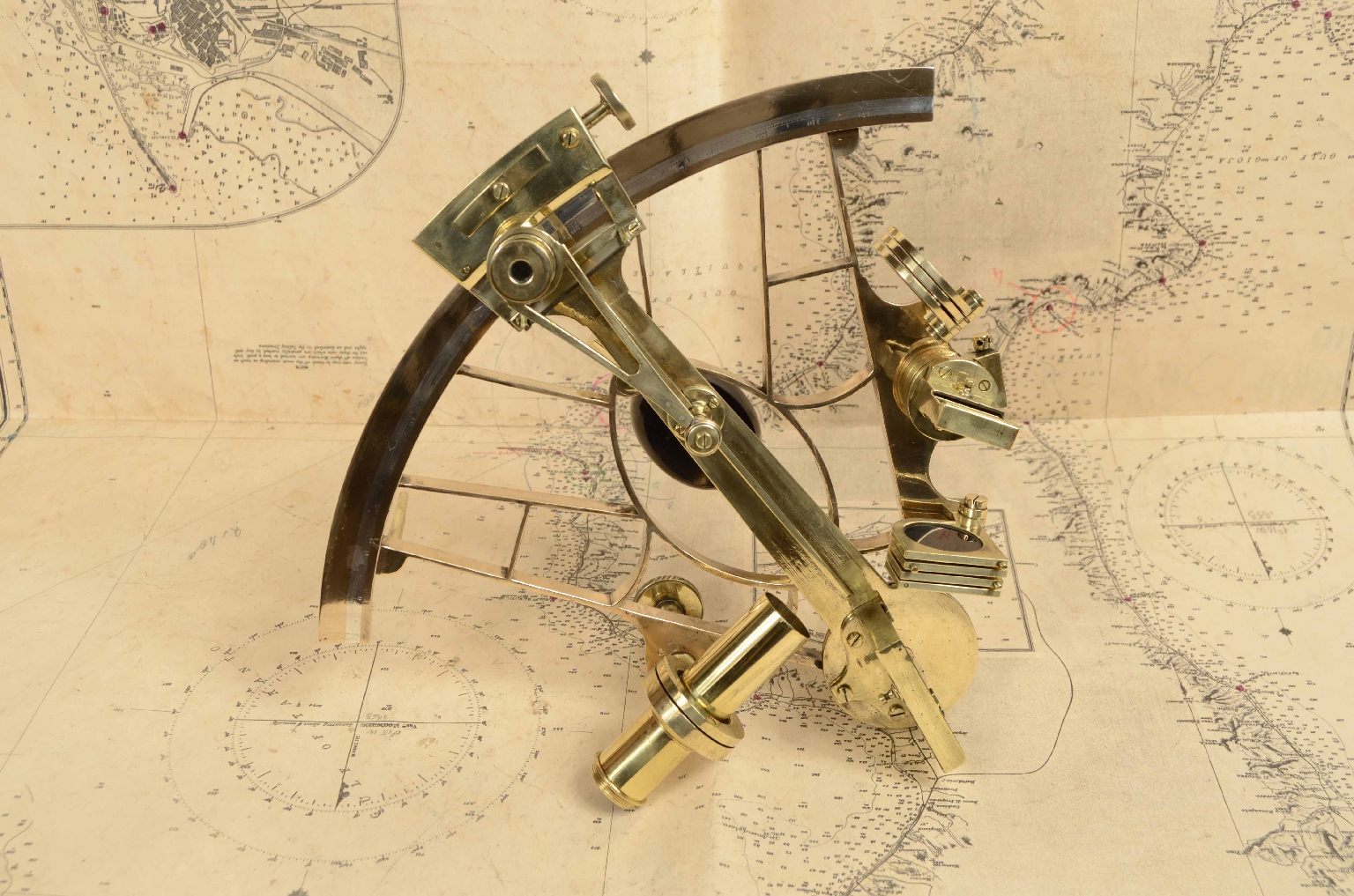 Nautical antiques/8070-Antique Sextant