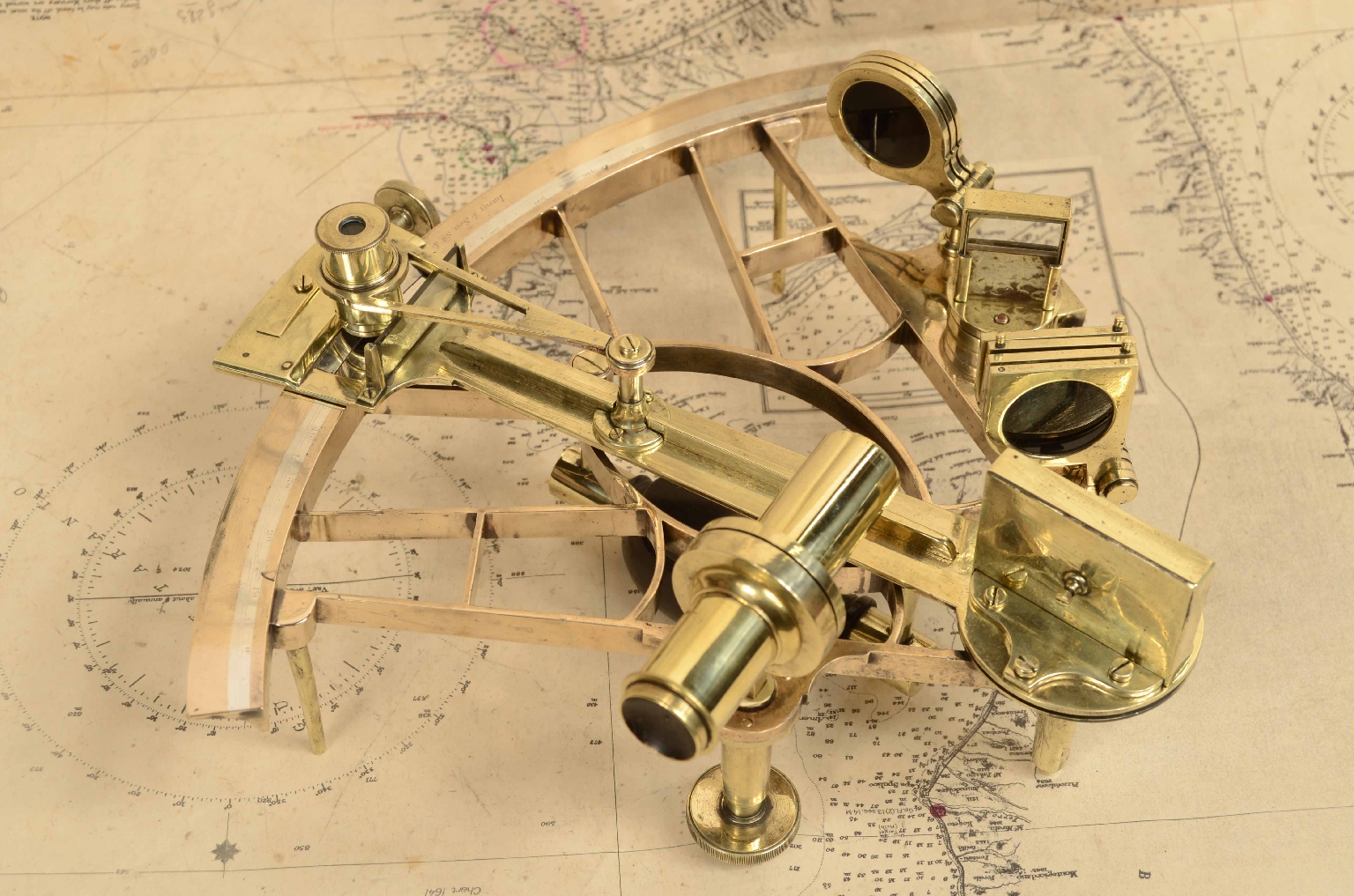 Nautical antiques/8070-Antique Sextant