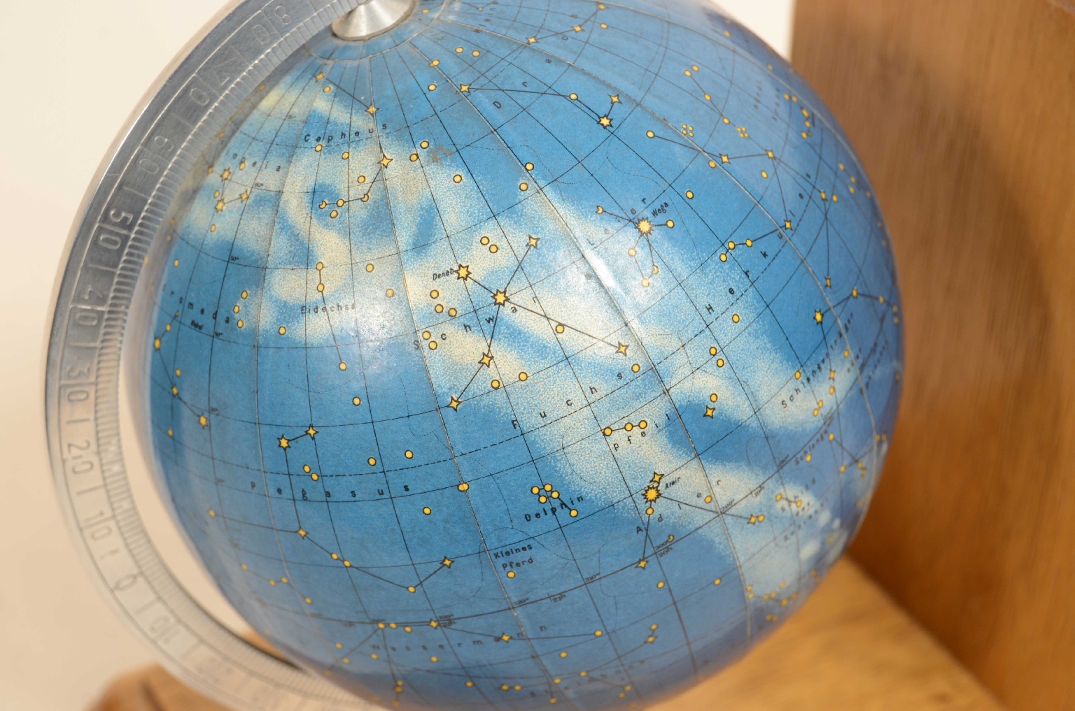 Antique globes-world maps/8102-Pair of bookends