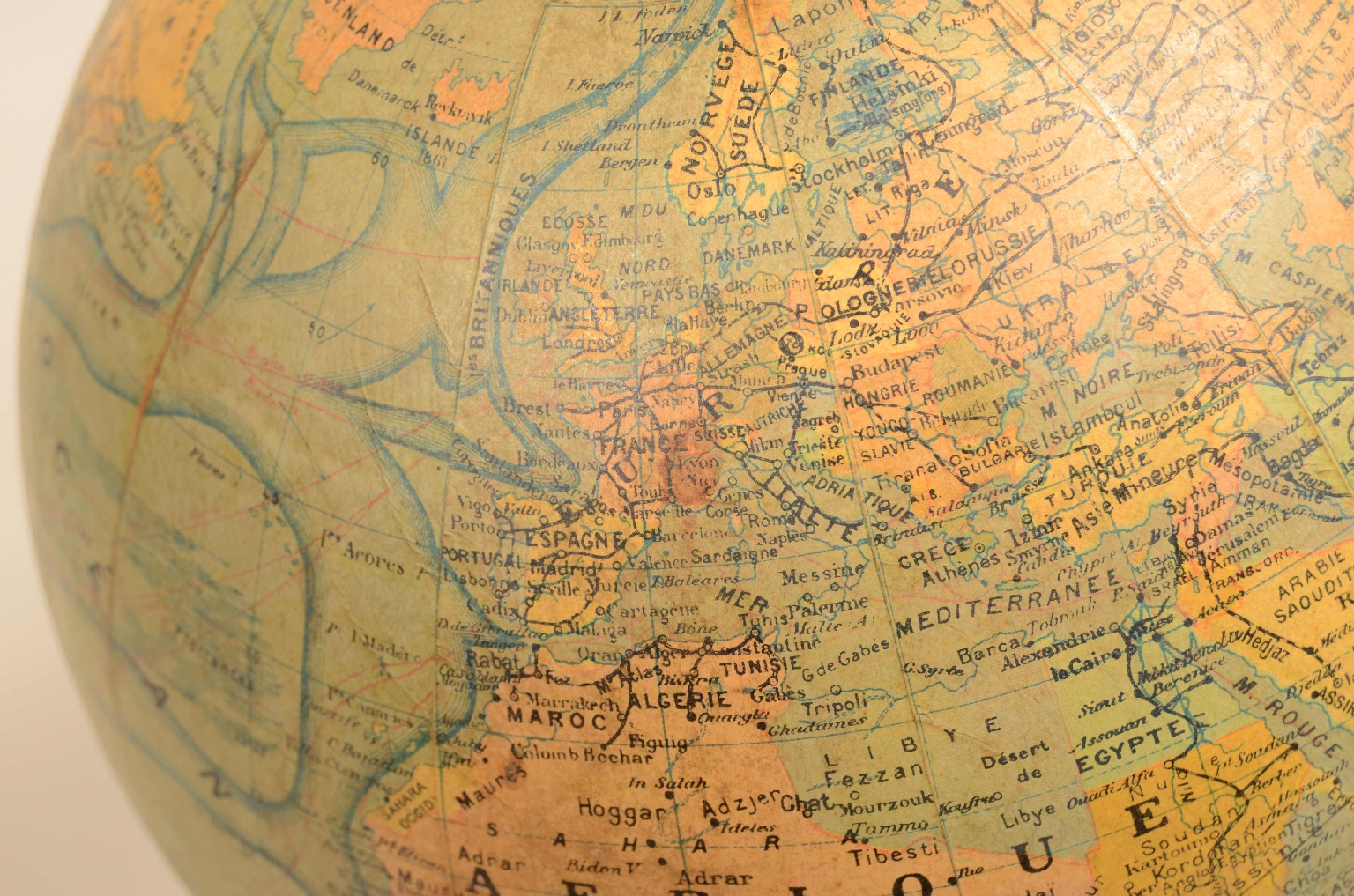 Antique globes-world maps/8103-Terrestrial Globe