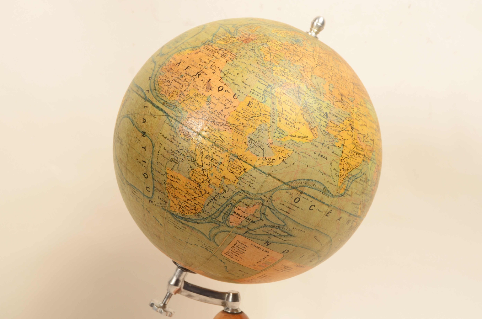 Antique globes-world maps/8103-Terrestrial Globe