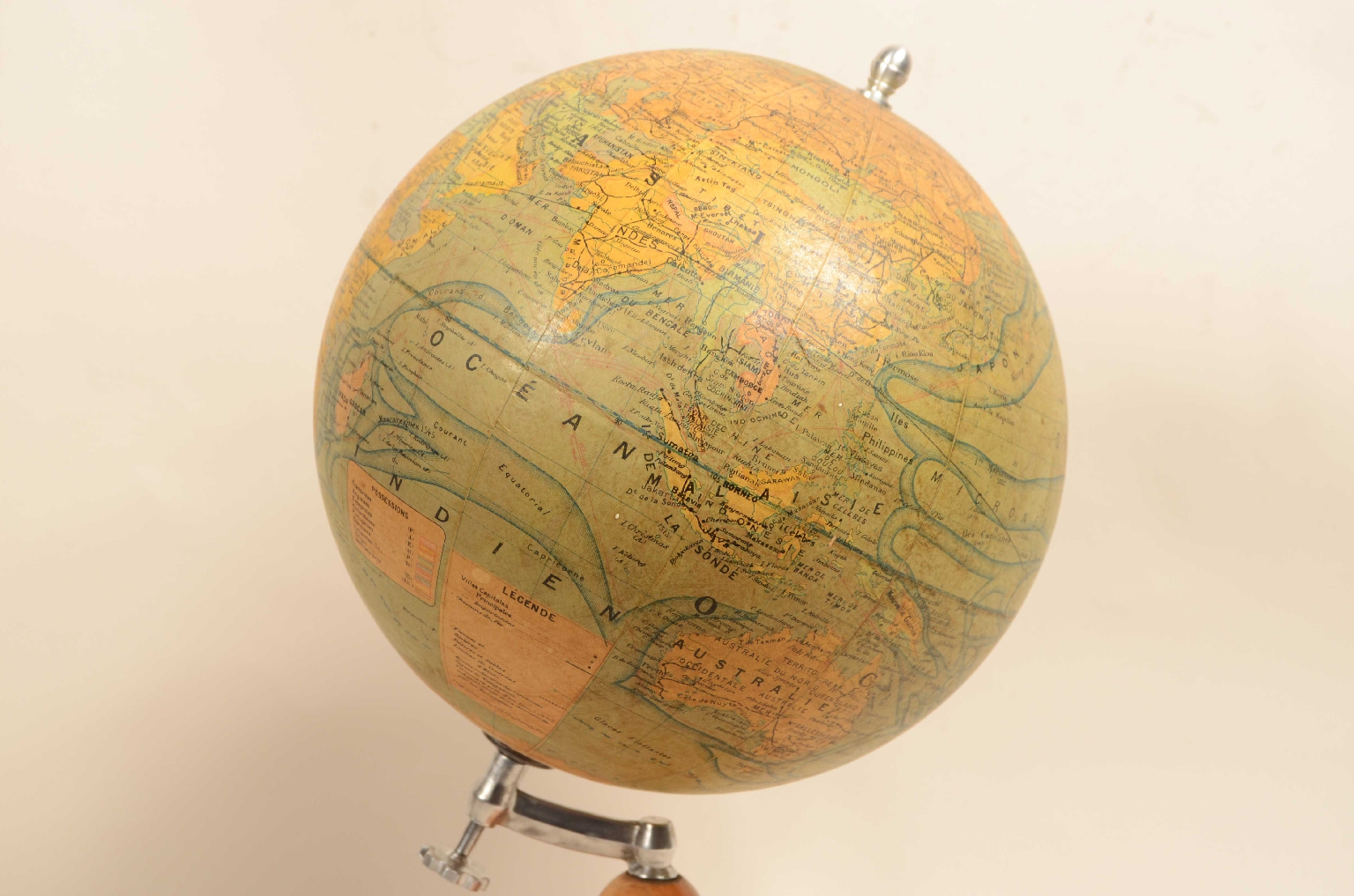 Antique globes-world maps/8103-Terrestrial Globe