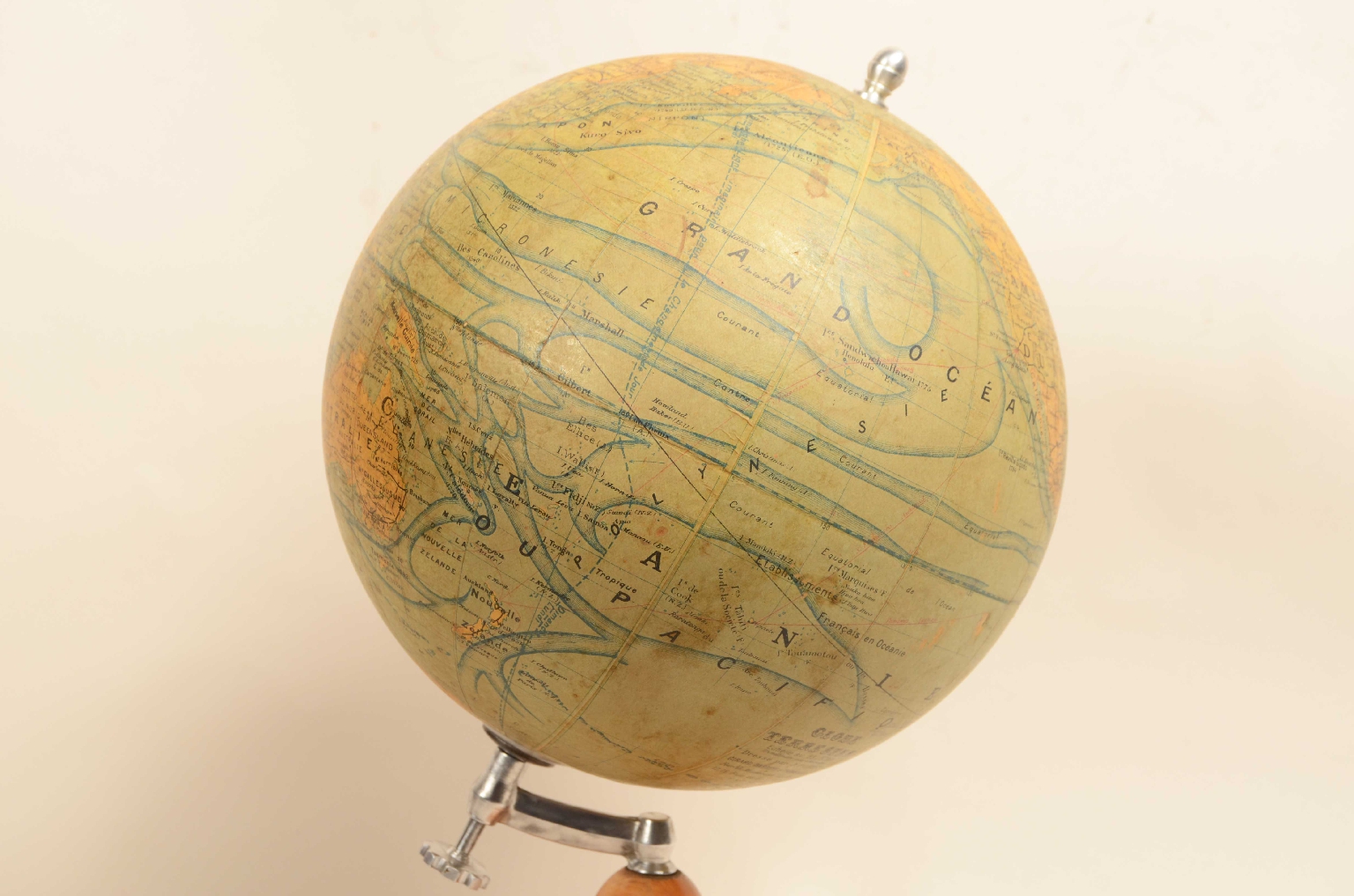 Antique globes-world maps/8103-Terrestrial Globe