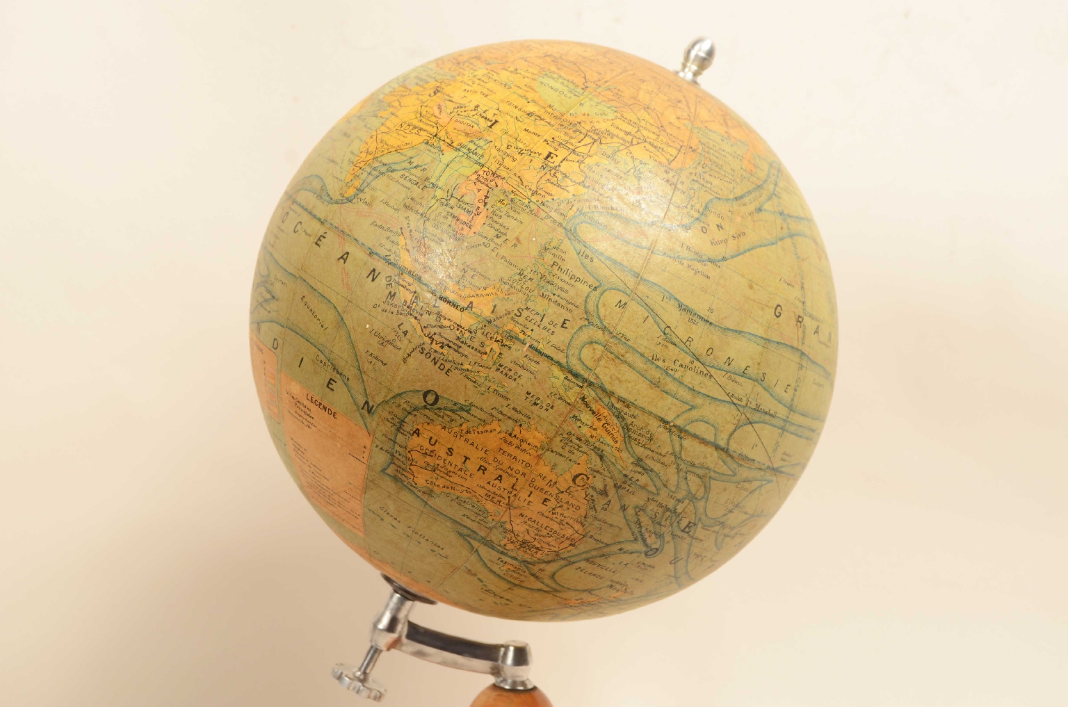 Antique globes-world maps/8103-Terrestrial Globe