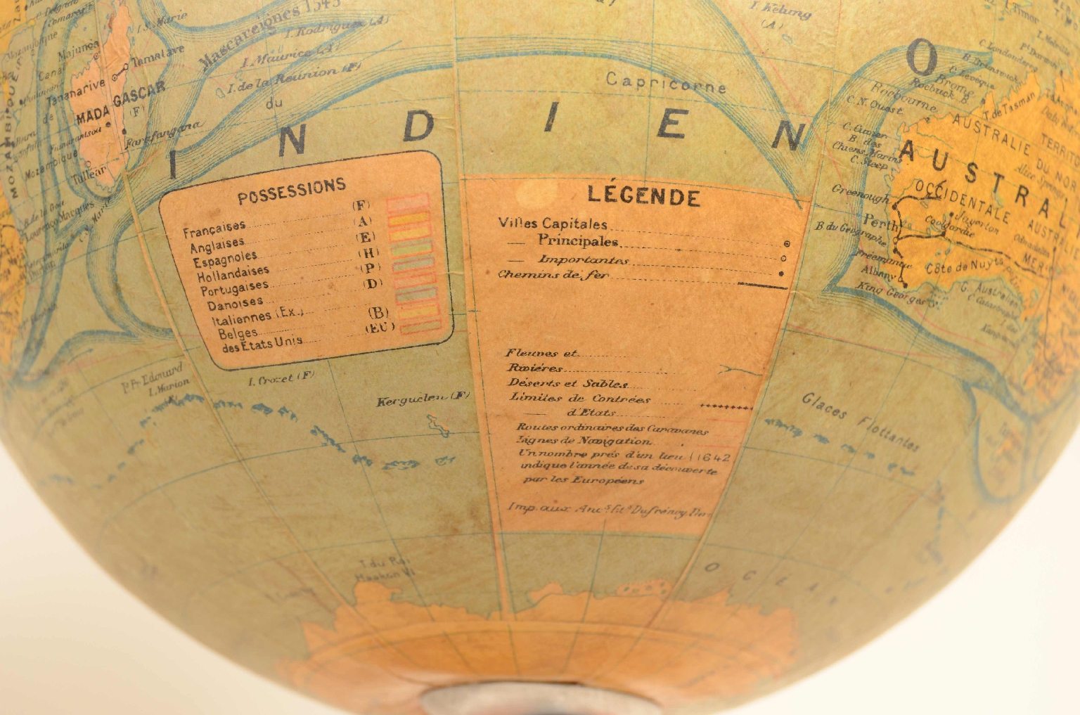 Antique globes-world maps/8103-Terrestrial Globe