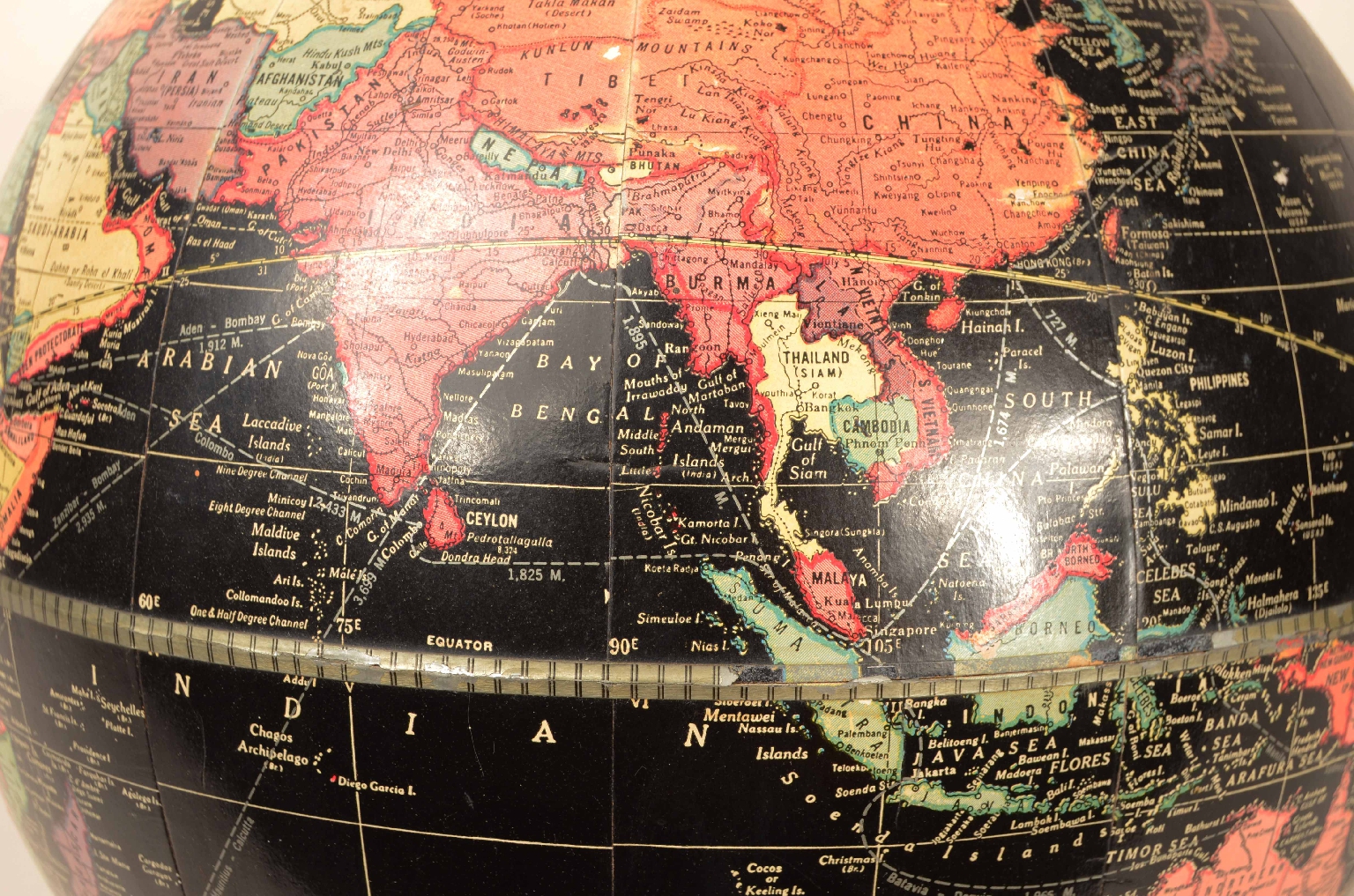 Antique globes-world maps/8109-Terrestrial Globe