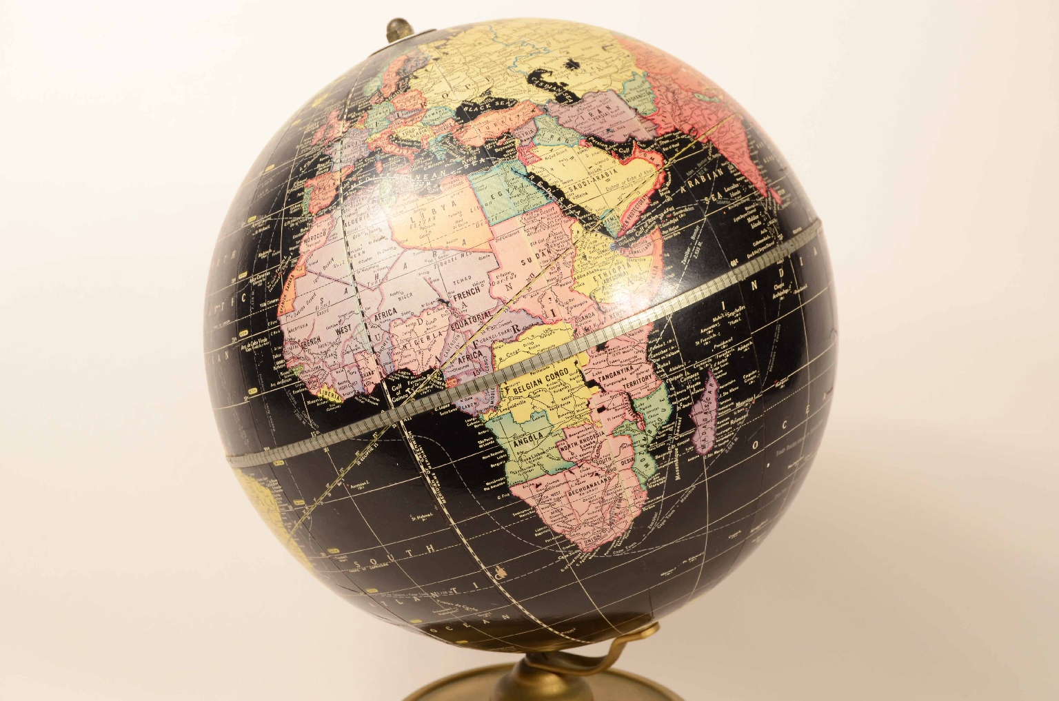 Antique globes-world maps/8109-Terrestrial Globe