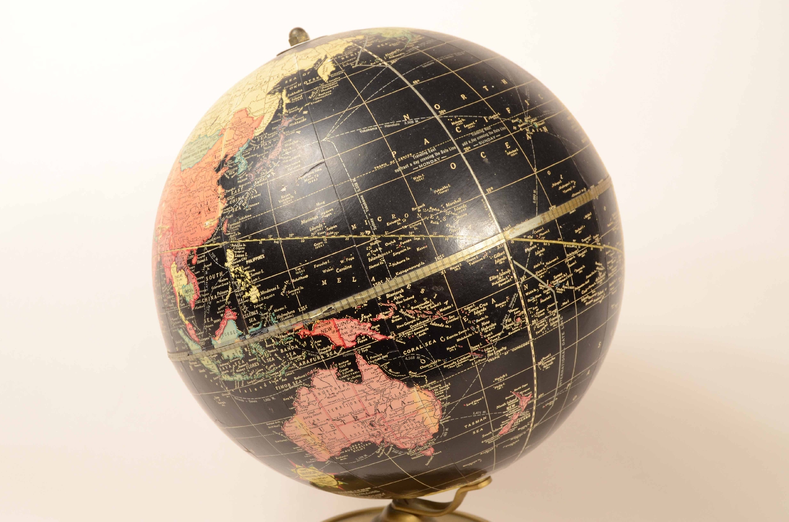 Antique globes-world maps/8109-Terrestrial Globe