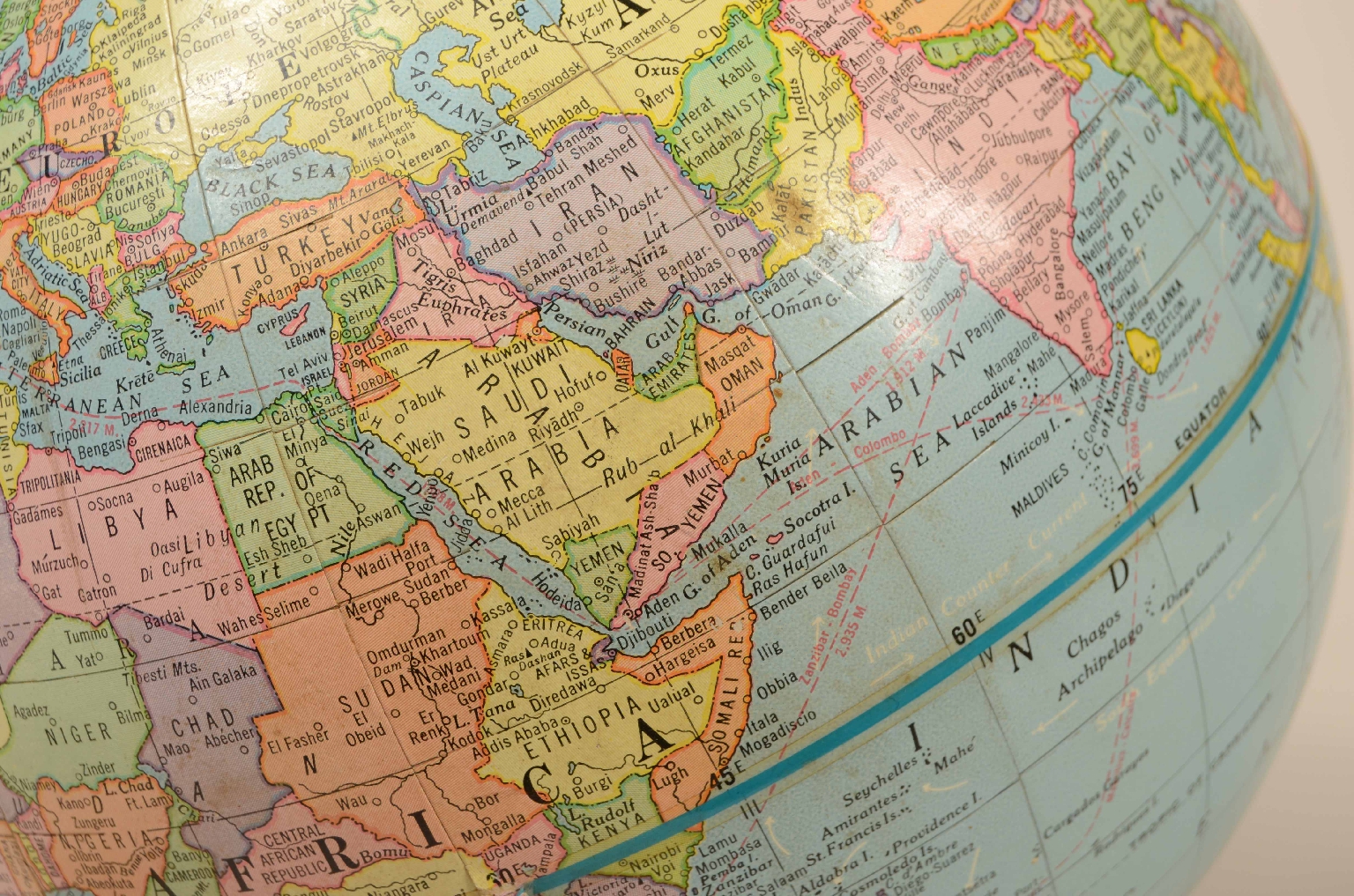 Antique globes-world maps/8110-Terrestrial Globe