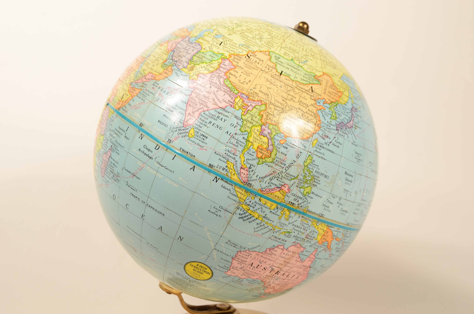 Antique globes-world maps/8110-Terrestrial Globe