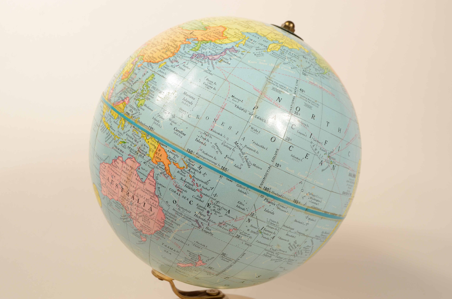 Antique globes-world maps/8110-Terrestrial Globe