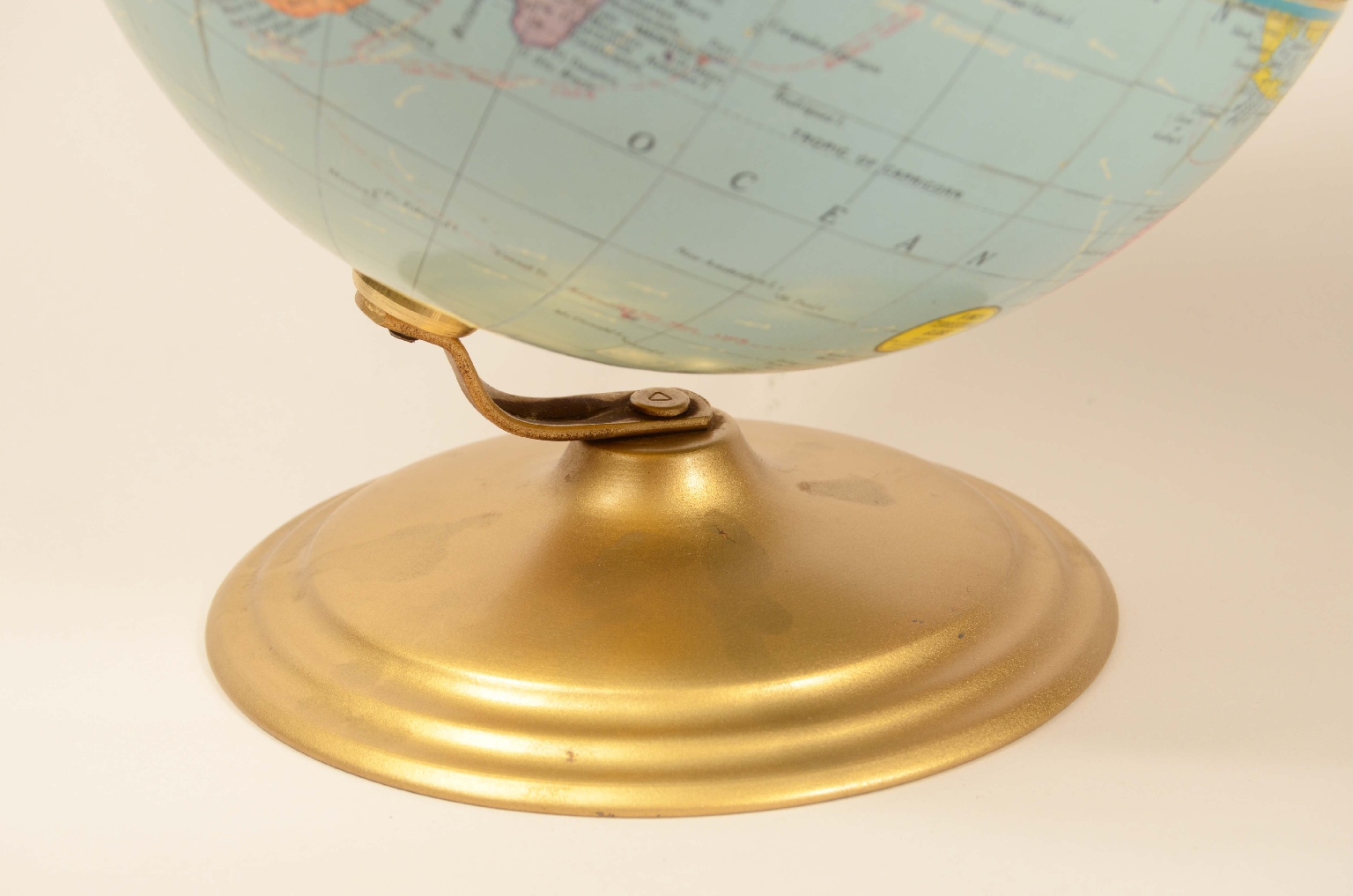 Antique globes-world maps/8110-Terrestrial Globe