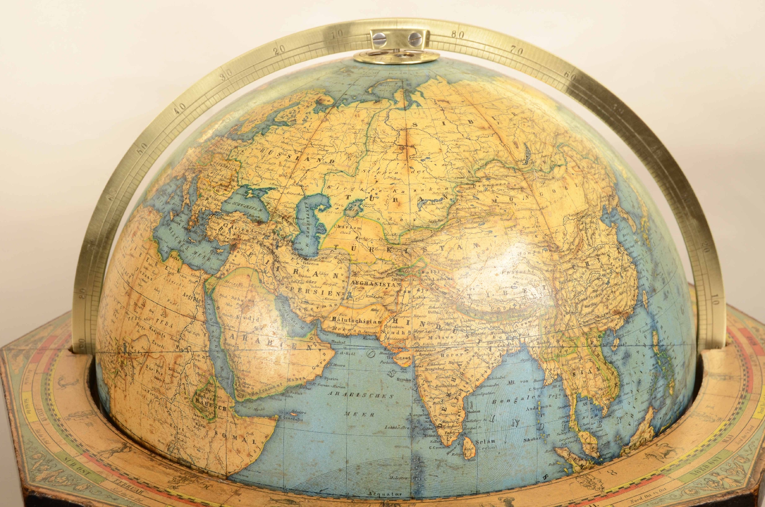 Antique globes-world maps/8113-Terrestrial Globe
