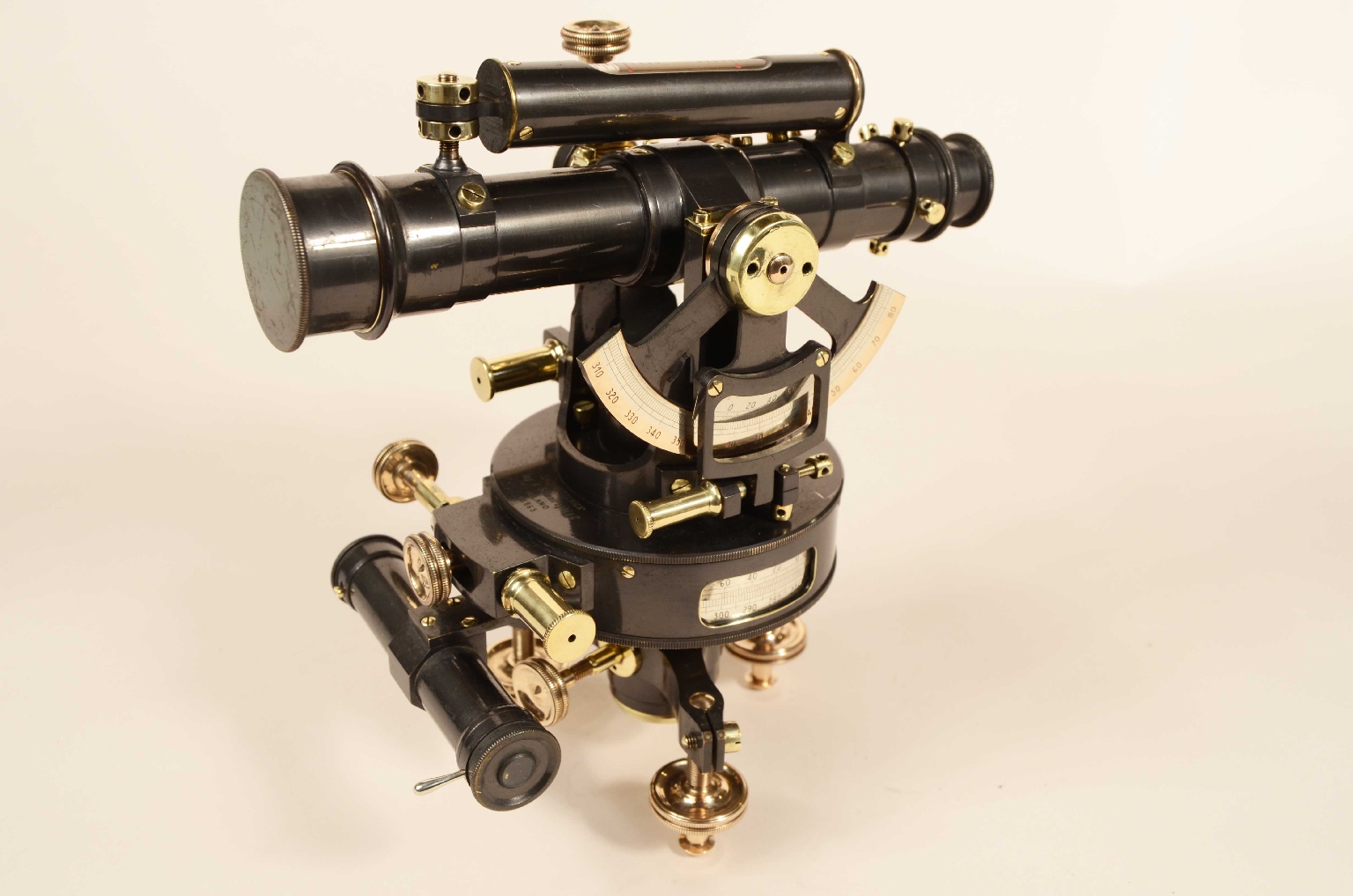 Strumenti di misura antichi/8130-Tacheometro