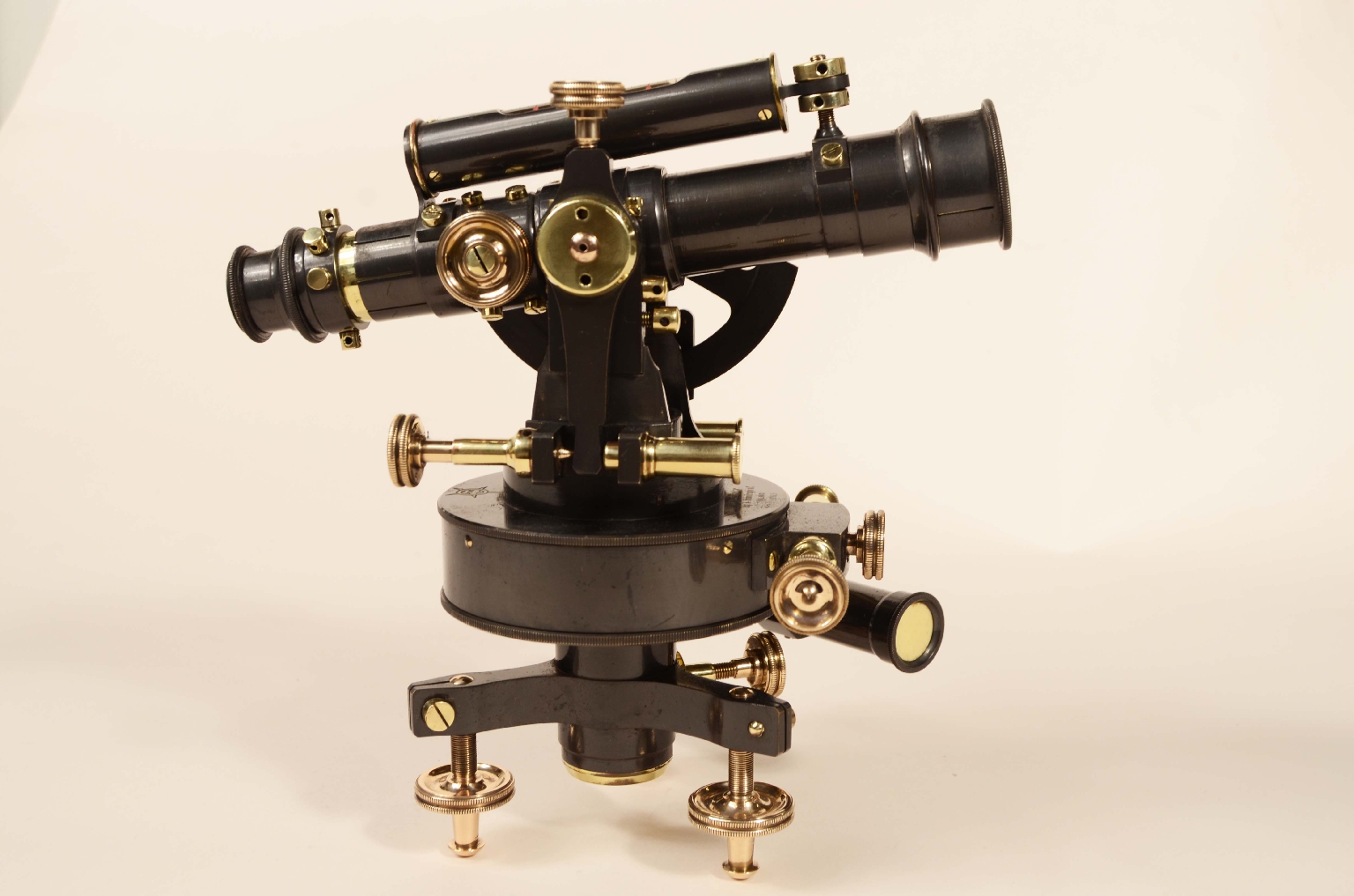 Strumenti di misura antichi/8130-Tacheometro