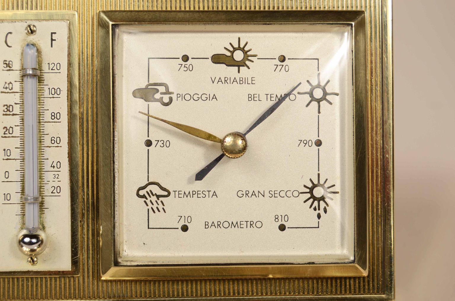 Antique barometers/8136-Barometric Station