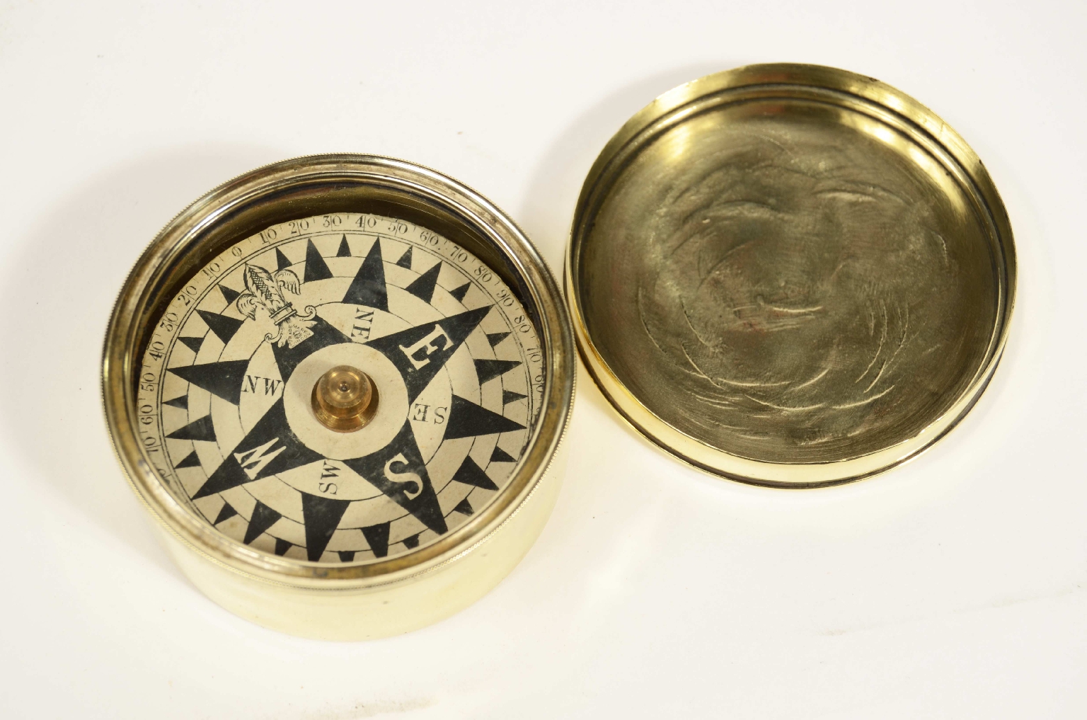 Antique compasses/8184-Small Compass