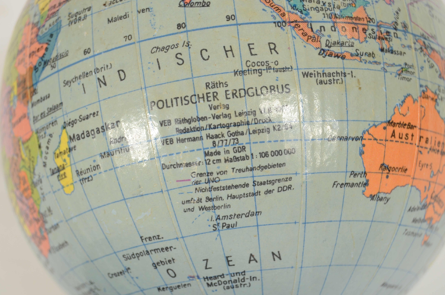 Antique globes-world maps/8195-Small Terrestrial Globe