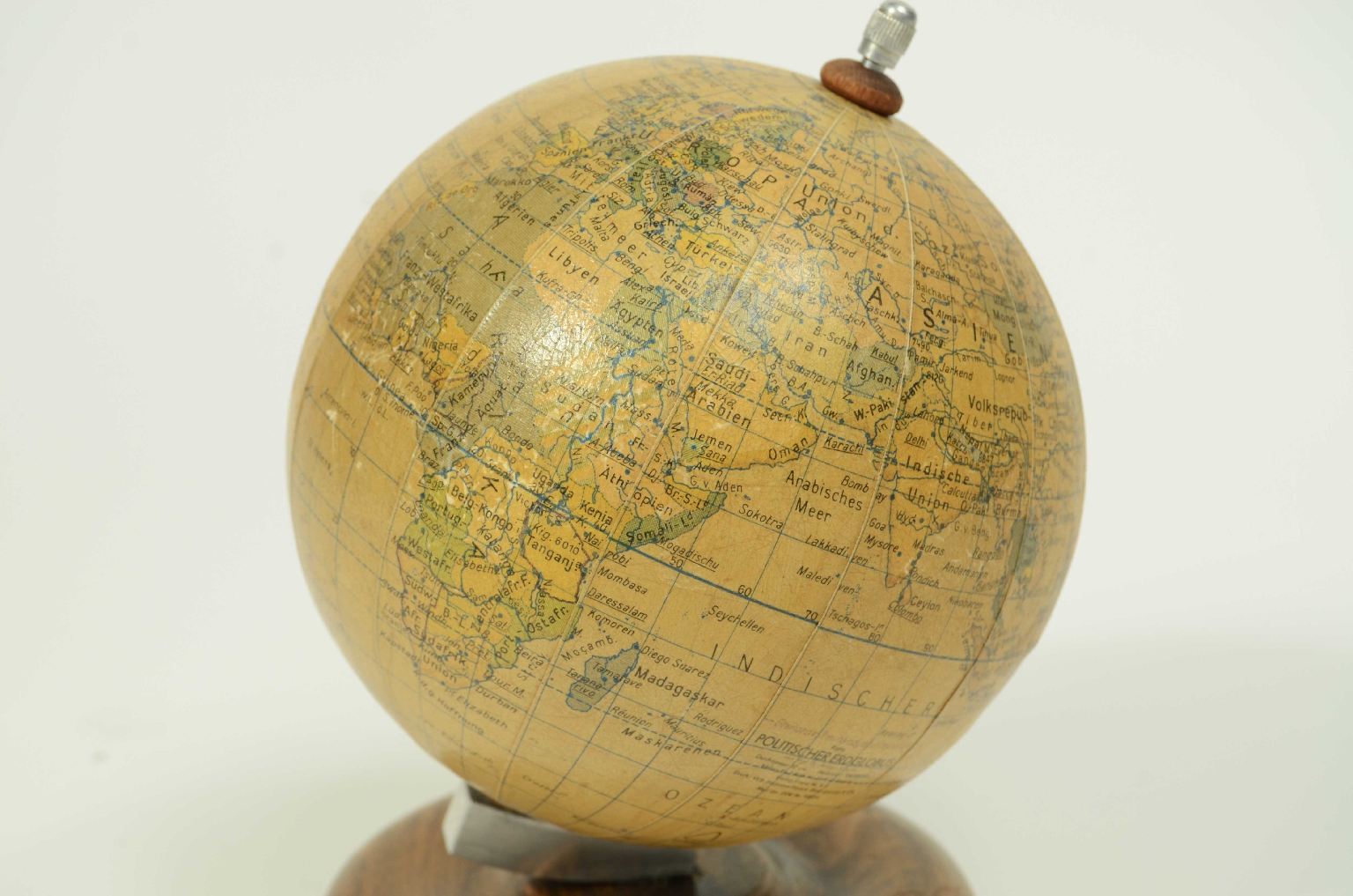 Antique globes-world maps/8197-Small Terrestrial Globe