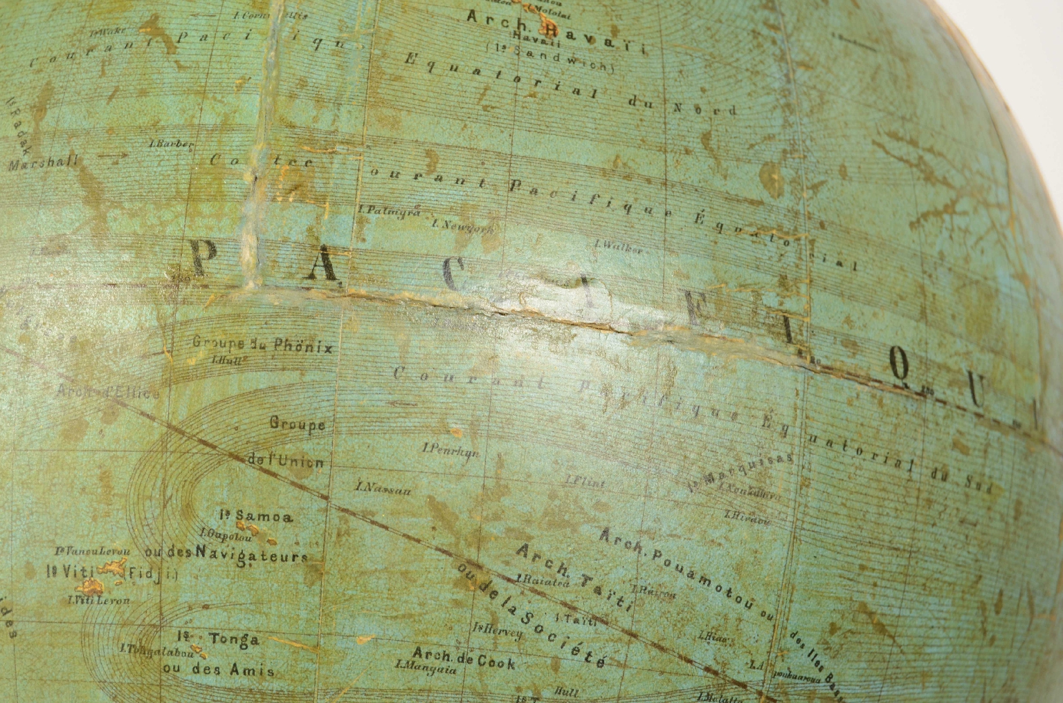 Antique globes-world maps/8199-Terrestrial Globe