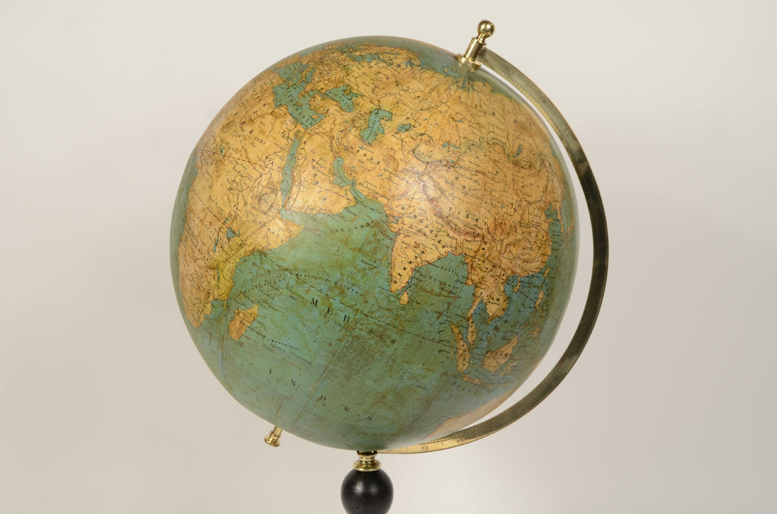 Antique globes-world maps/8199-Terrestrial Globe