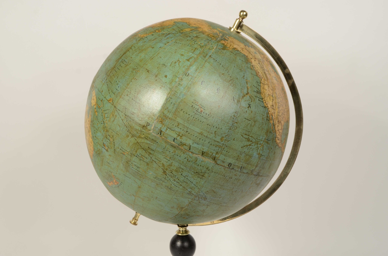 Antique globes-world maps/8199-Terrestrial Globe