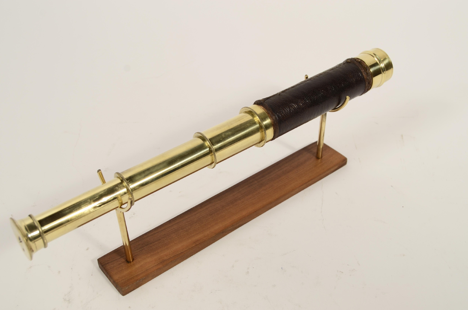 Nautical antiques/8200-Antique Telescope