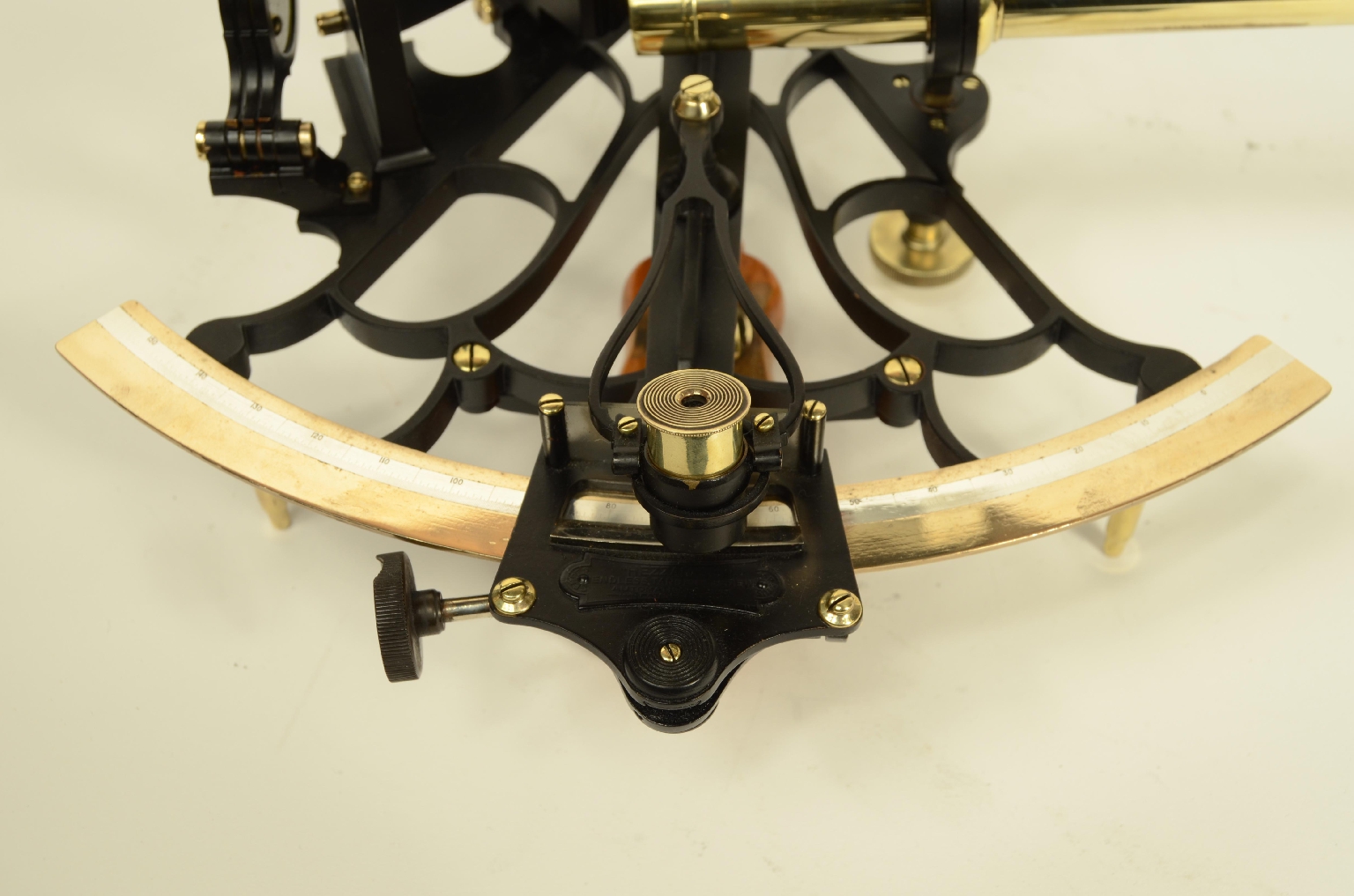 Nautical antiques/8248-Antique Sextant