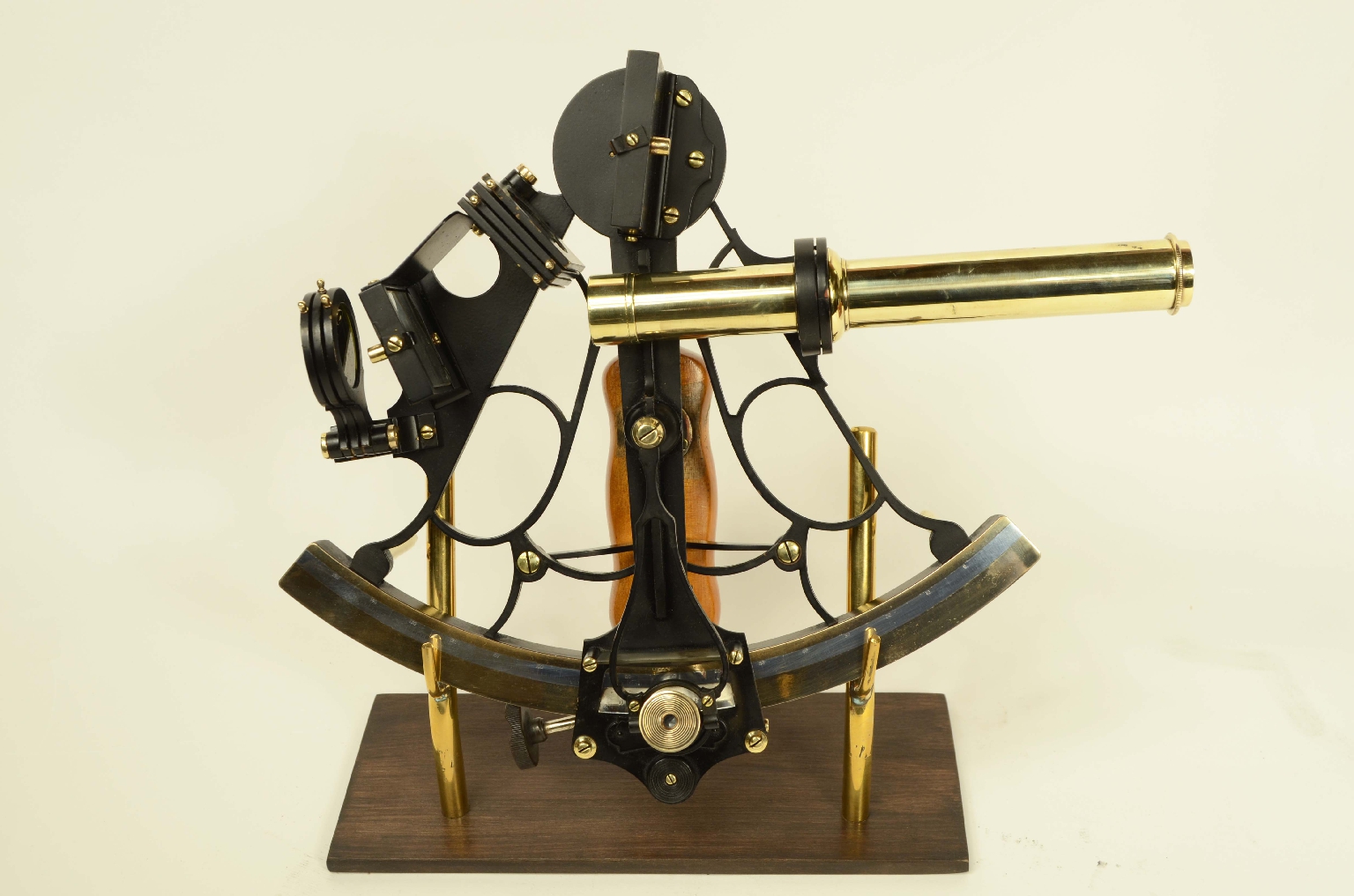 Nautical antiques/8248-Antique Sextant