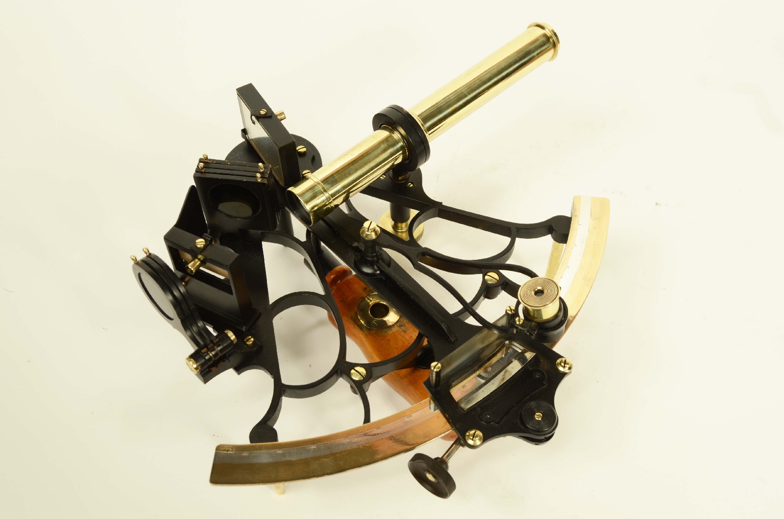 Nautical antiques/8248-Antique Sextant