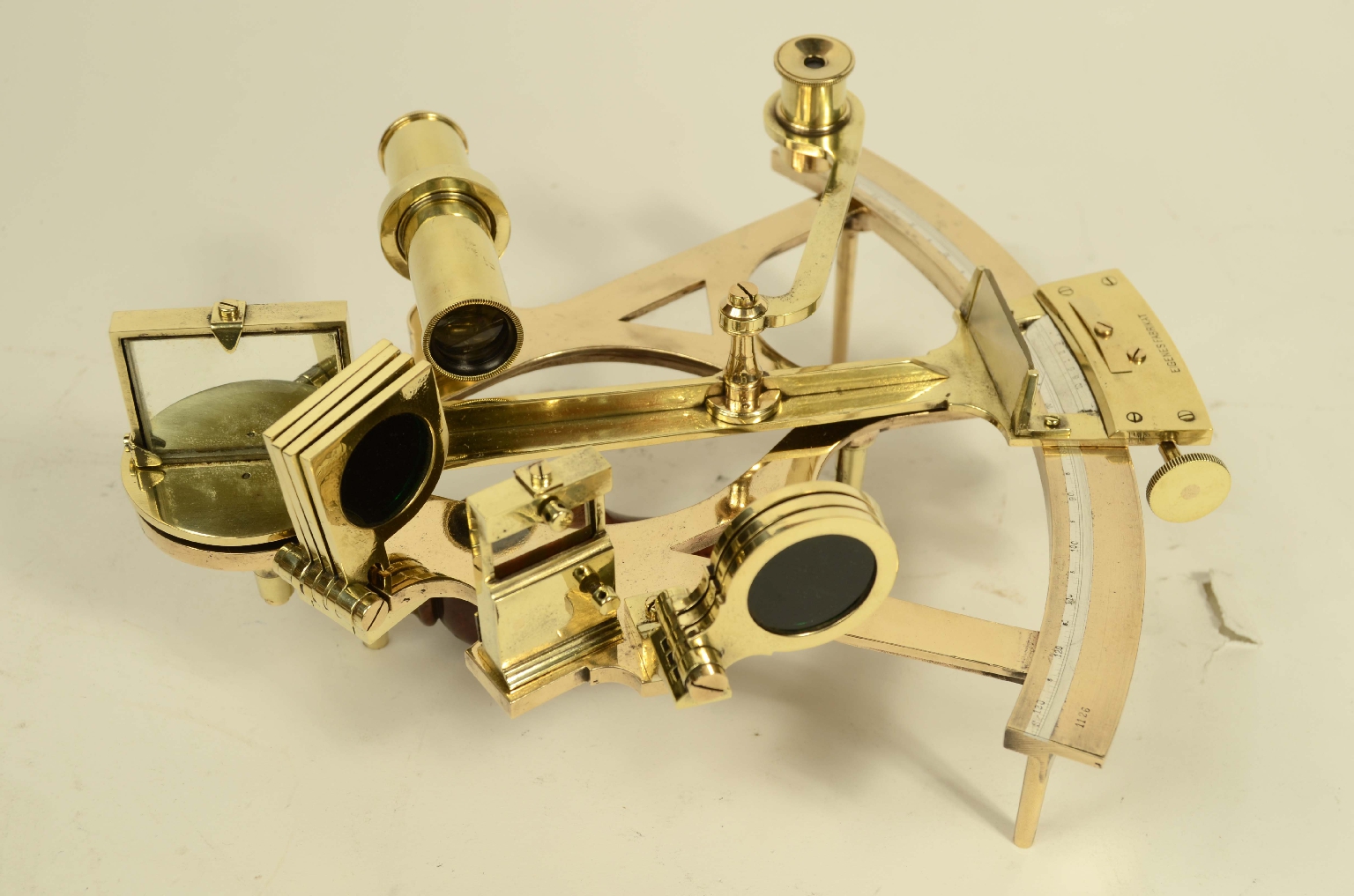 Nautical antiques/8248a-Antique Sextant