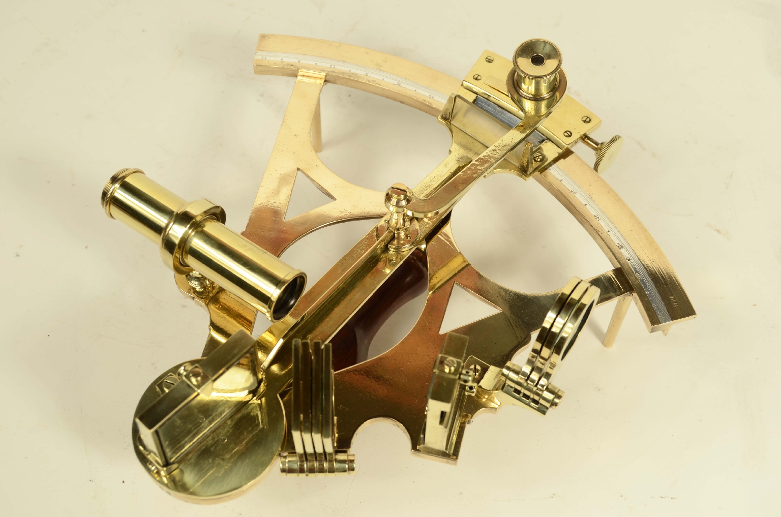 Nautical antiques/8248a-Antique Sextant