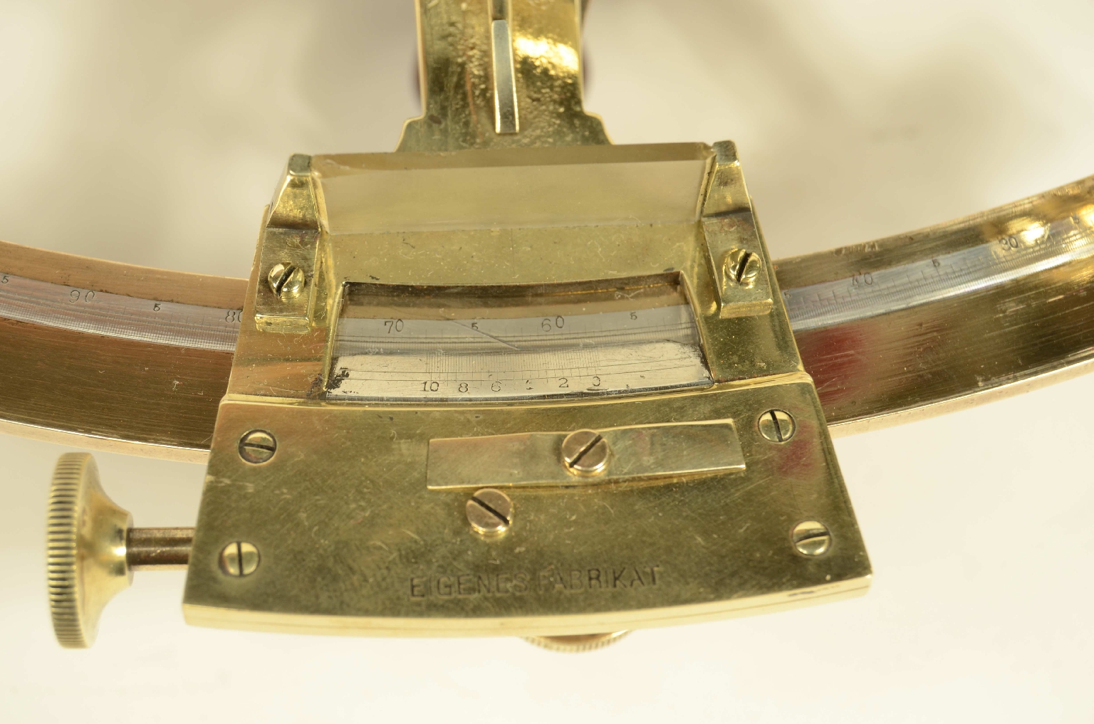 Nautical antiques/8248a-Antique Sextant