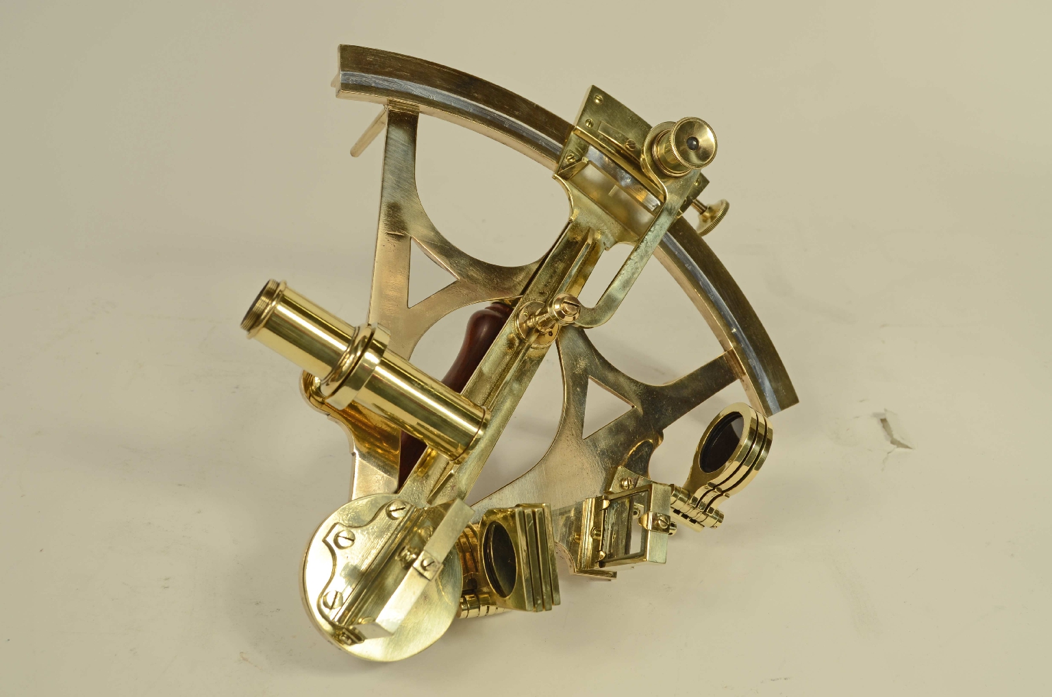 Nautical antiques/8248a-Antique Sextant