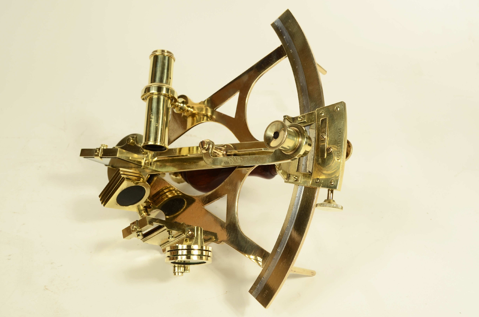 Nautical antiques/8248a-Antique Sextant