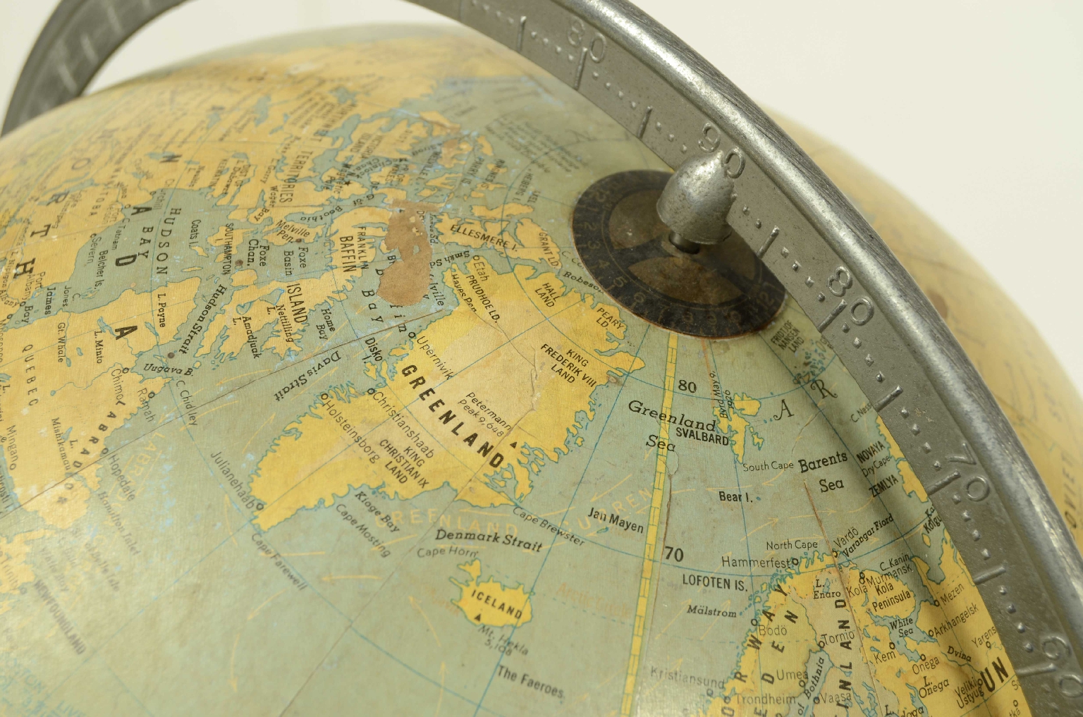 Antique globes-world maps/8333-Terrestrial Globe