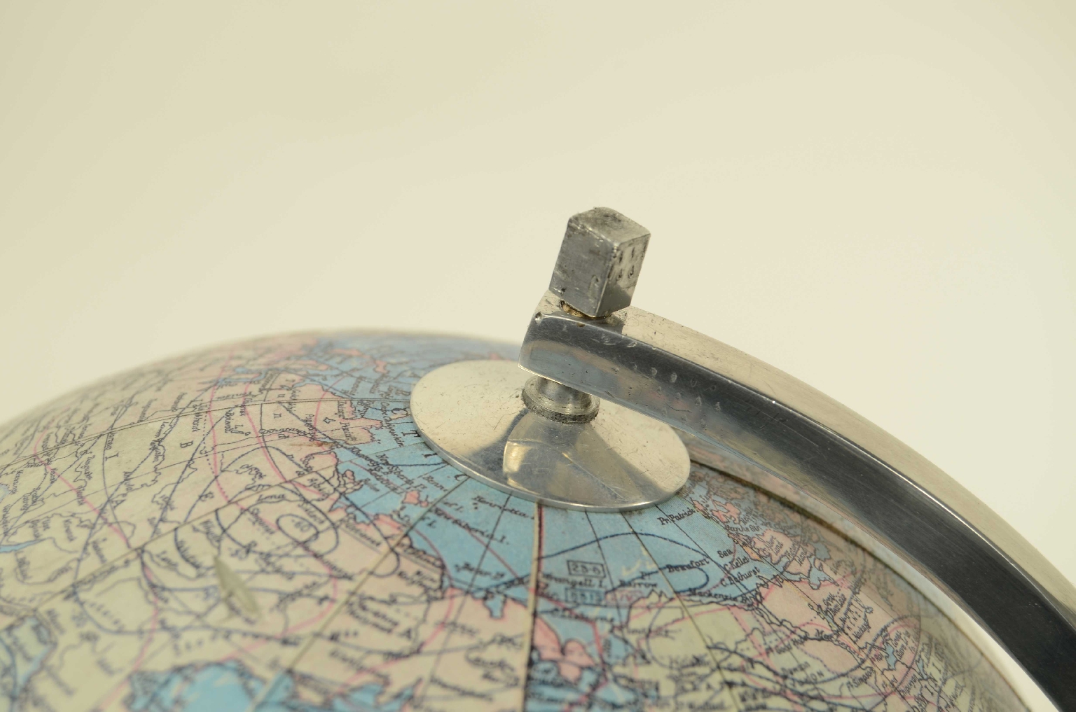 Antique globes-world maps/8338-Terrestrial Globe