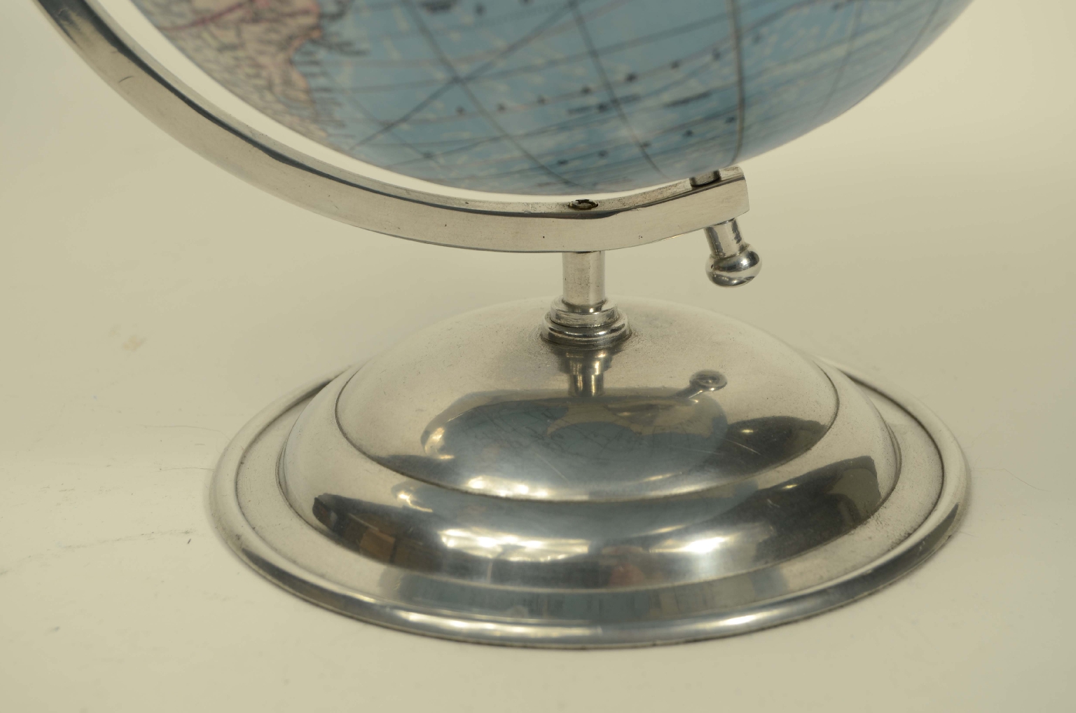 Antique globes-world maps/8338-Terrestrial Globe