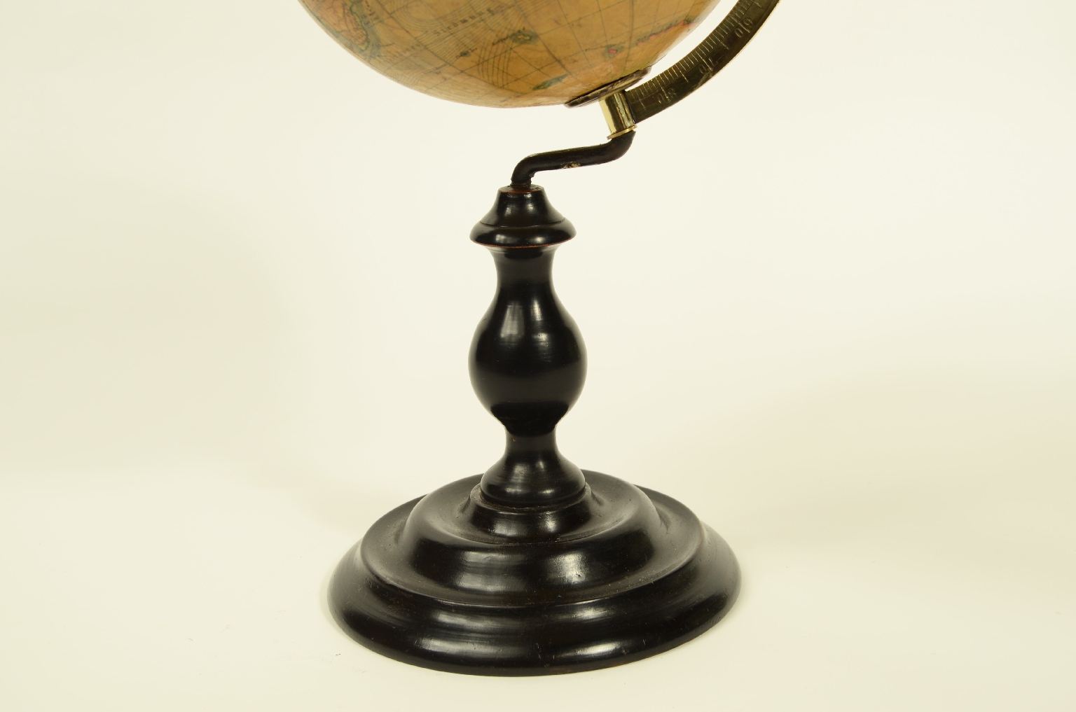 Antique globes-world maps/8339-Terrestrial Globe