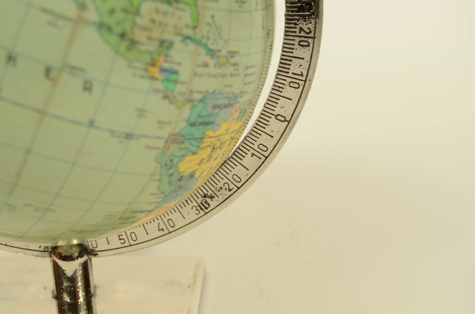 Antique globes-world maps/8340-Small Terrestrial Globe