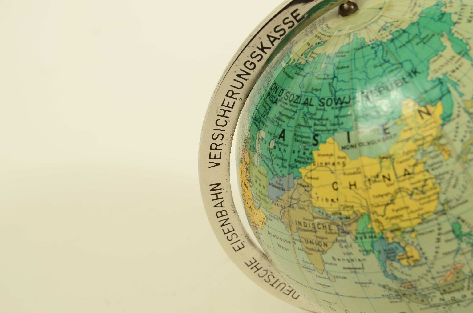 Antique globes-world maps/8340-Small Terrestrial Globe